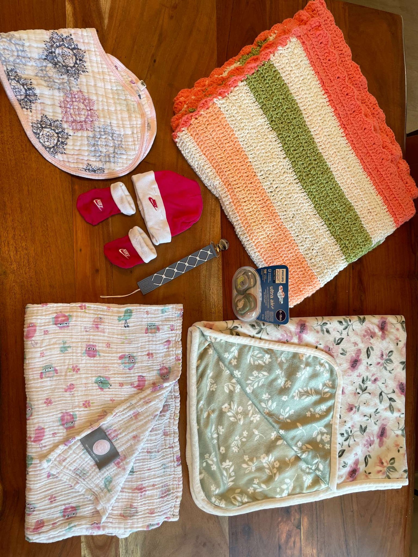 New/Never Used Girl Bundle - Blankets, Soothers, Soother/Teething Clip, NIKE Hat & Sock set, 0-3 Months (Newborn)