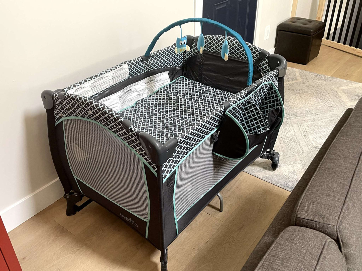 Evenflo Portable Baby Suite Playard - Teal - Like NEW