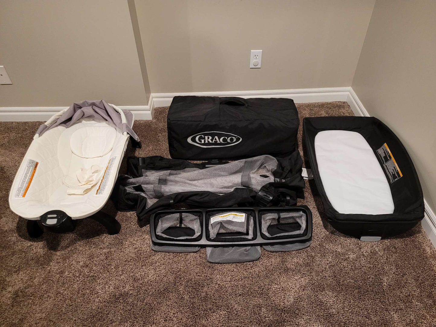 Graco Pack and Play Quick Connect Portable Lounger Deluxe