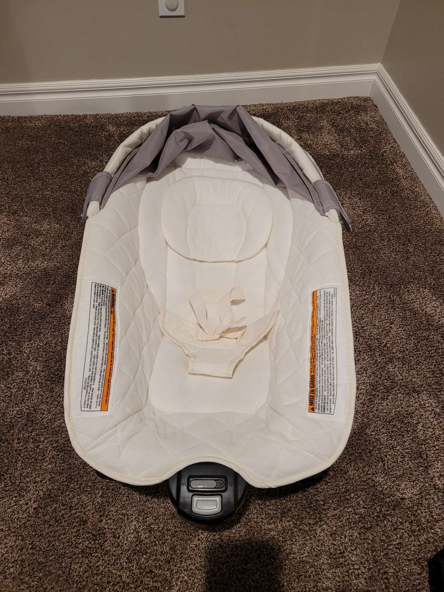 Graco Pack and Play Quick Connect Portable Lounger Deluxe