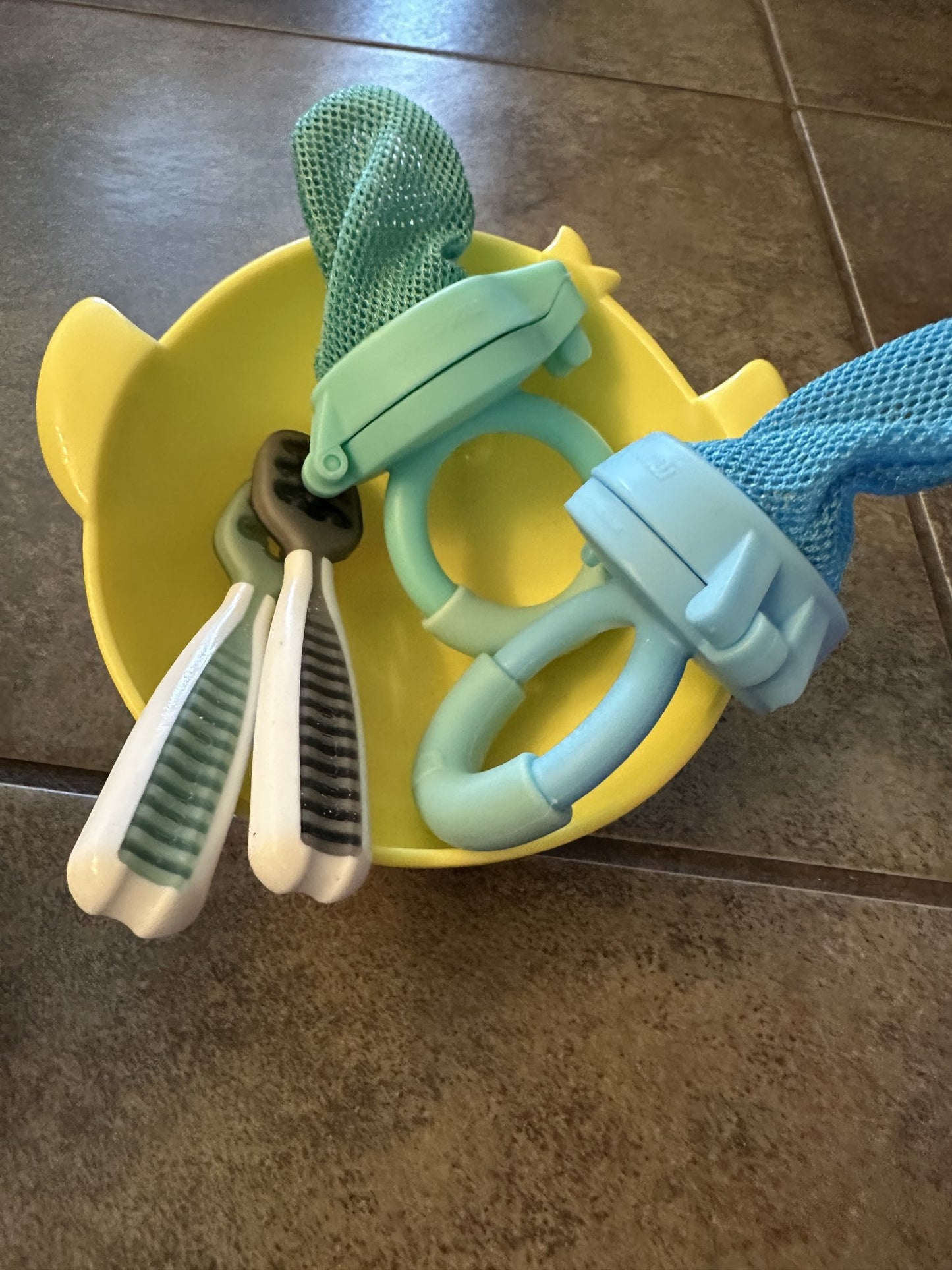 Newborn soothers and first food equipment bundle