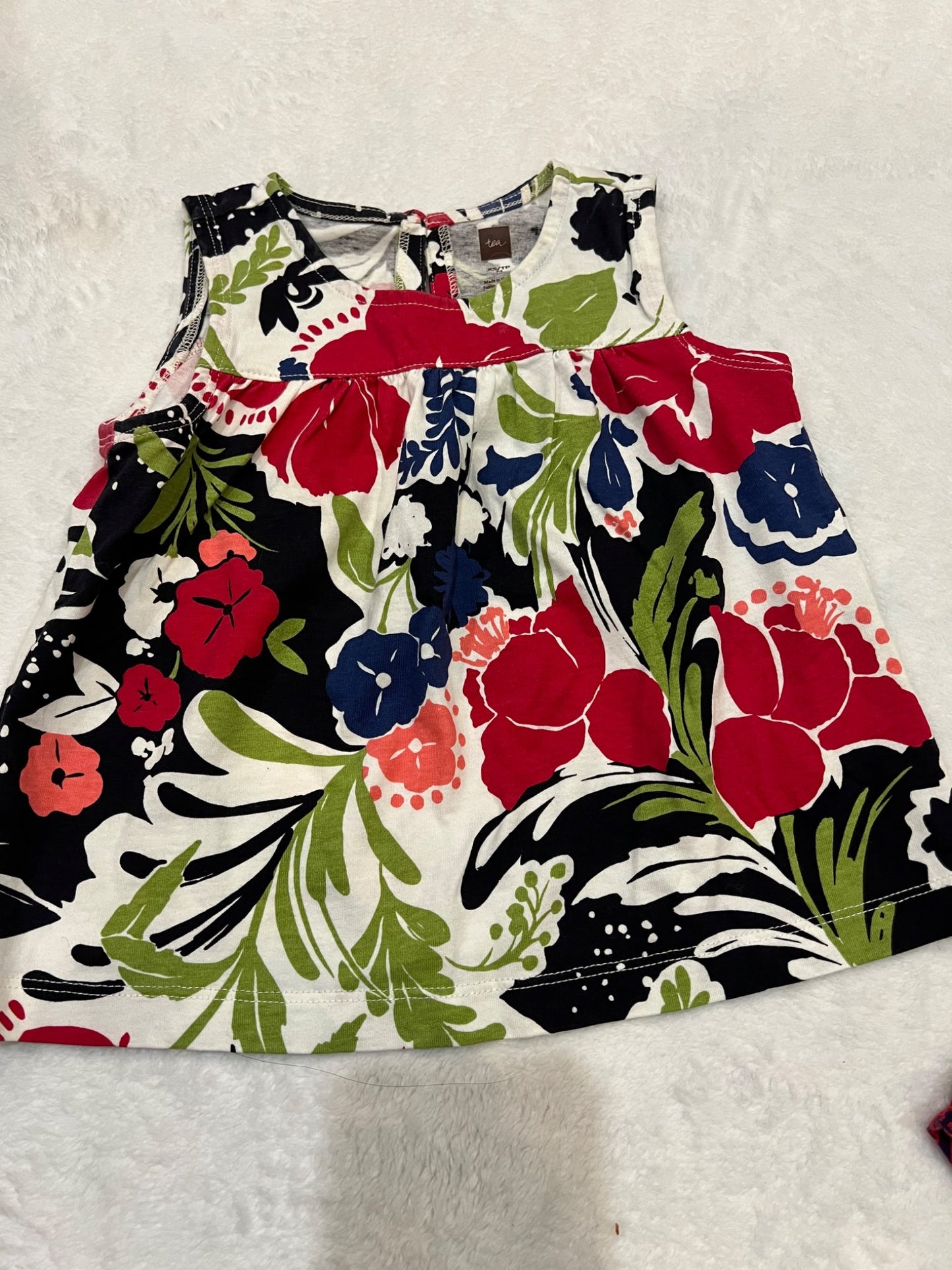 3T clothing bundle- tea, peek, cardigan, Kids 3T