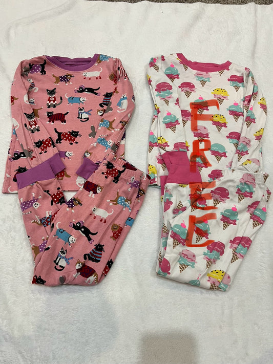 4T hatley cat pajayma set (1 free), Kids 4/4T