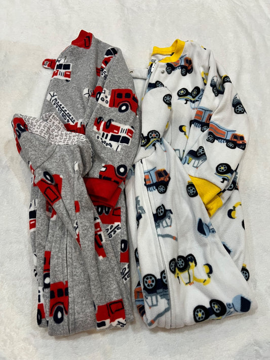 4T carters footed fleece pajaymas- truck & construction, Kids 4/4T