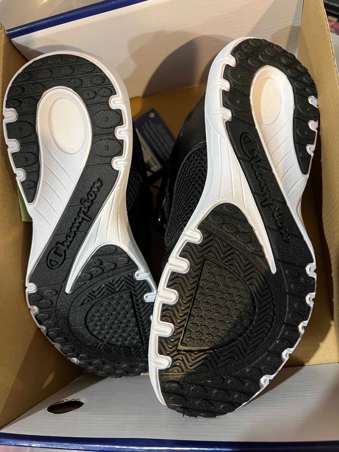 Champion running shoe- size 2- NEW, Shoes 2 (Kids:4-8yr)