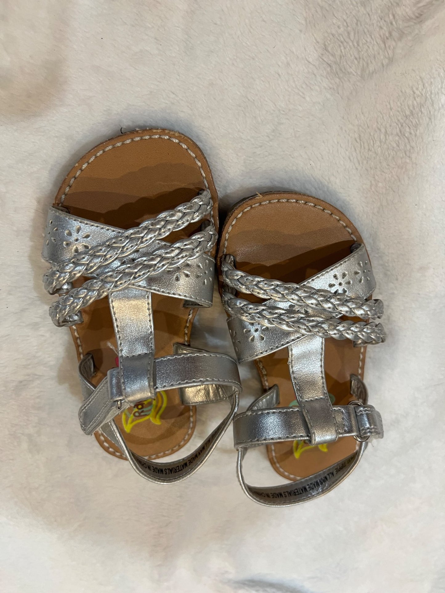 Size 7T- silver sandals , Shoes 7 (Walkers:12-24 mth)