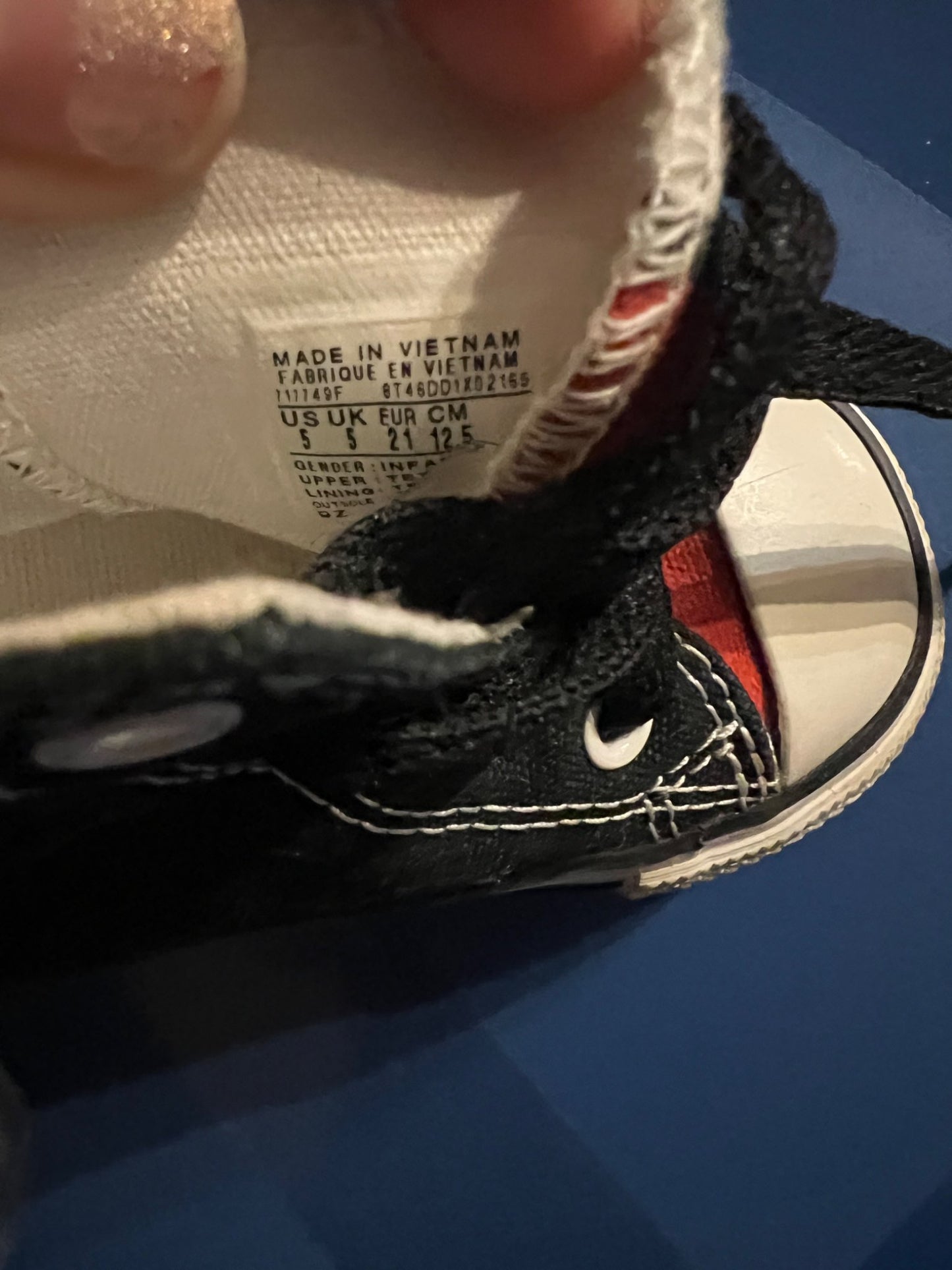 NWOT- 5T - converse sneakers- dr Seuss , Shoes 5 (Walkers:12-24 mth)