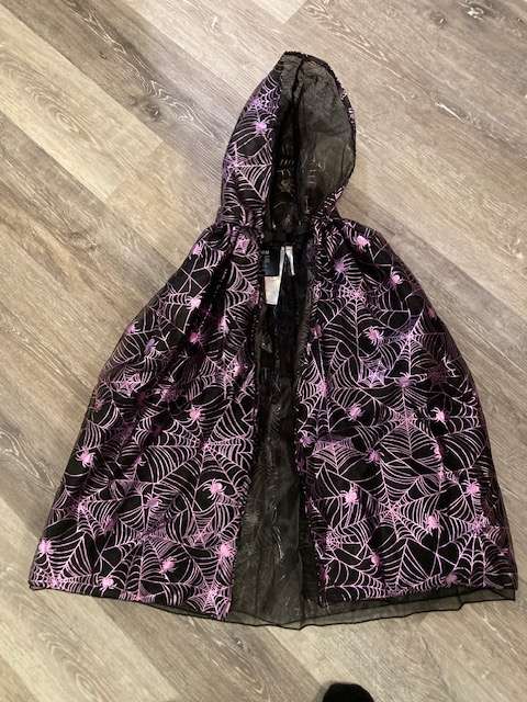 Hallowe'en Spider Web Cape with hood, Retail $24.99, Kids 7 & 8 (small)
