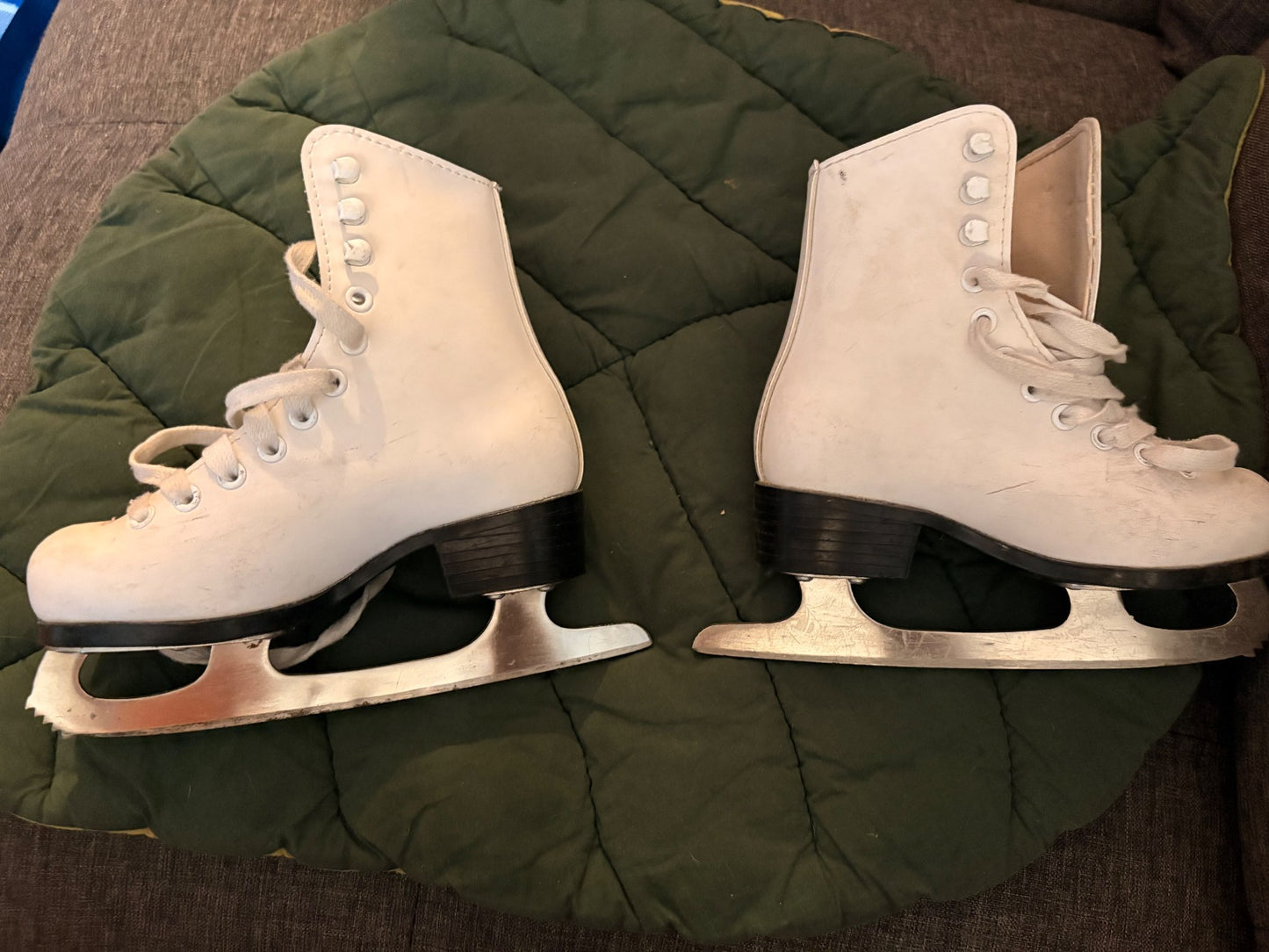 CCM / Sale & Pelletier Kids Figure Skates, White, Size 10, Shoes 10 (Toddler:2-4yr)
