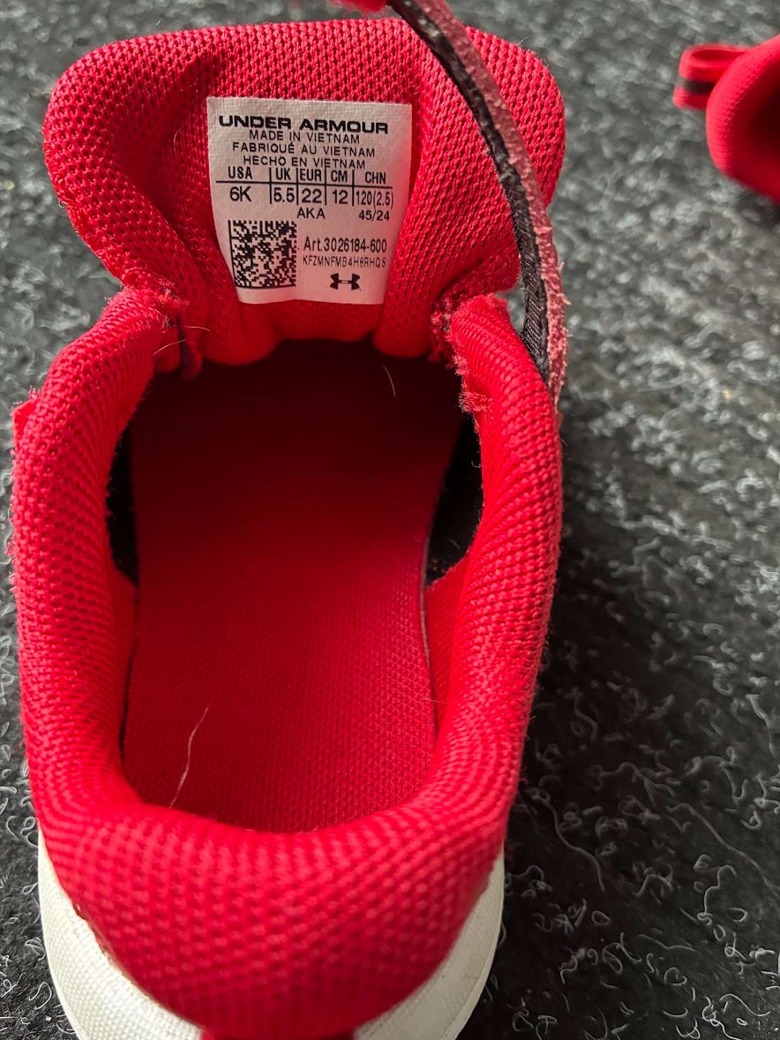 Under Armour Running Shoes size 6, Shoes 6 (Walkers:12-24 mth)