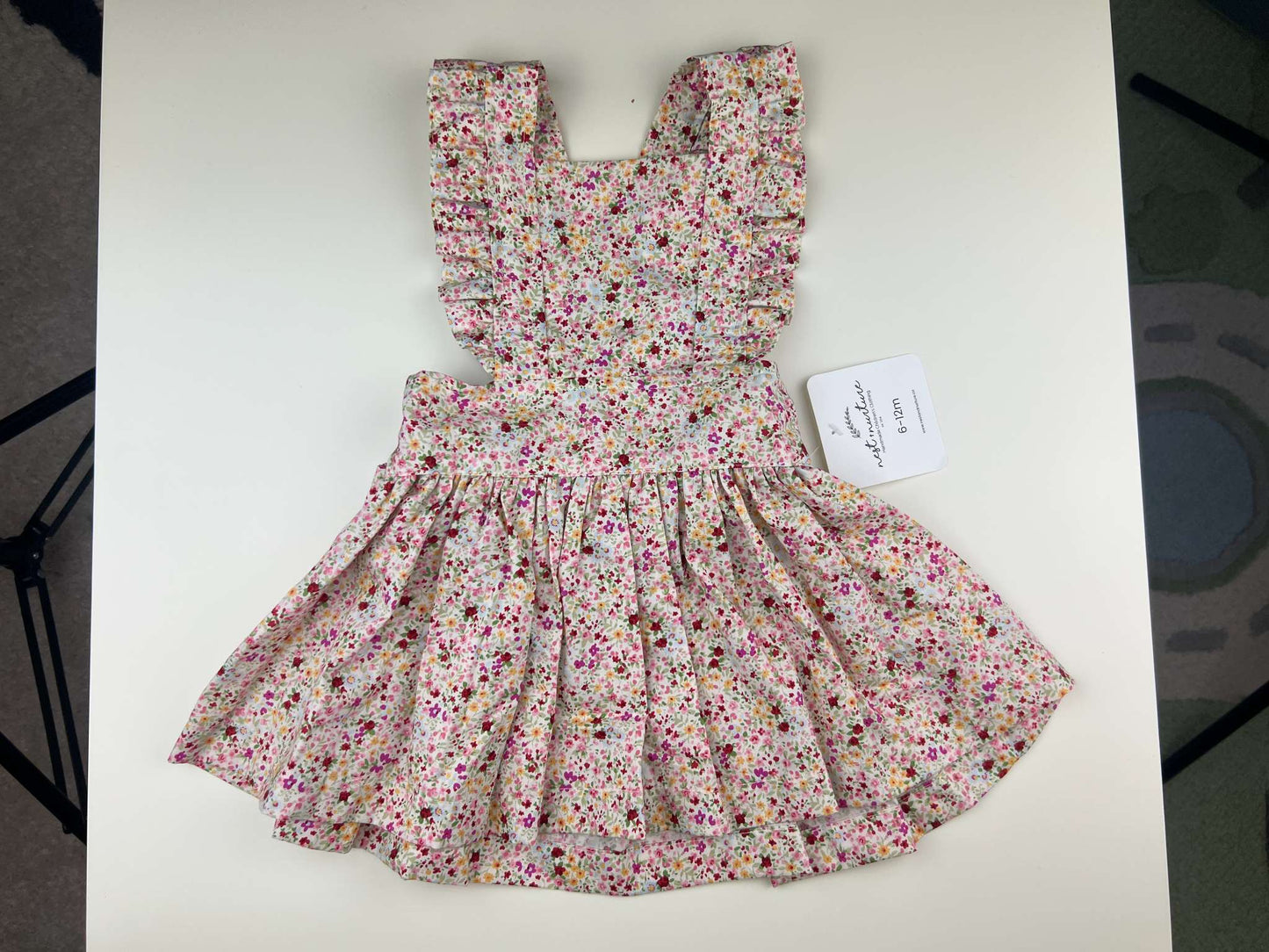Brand new Nest and Nurture pink floral Rosie ruffled pinafore, 6-12m, Kids 12 Month (9-12M)