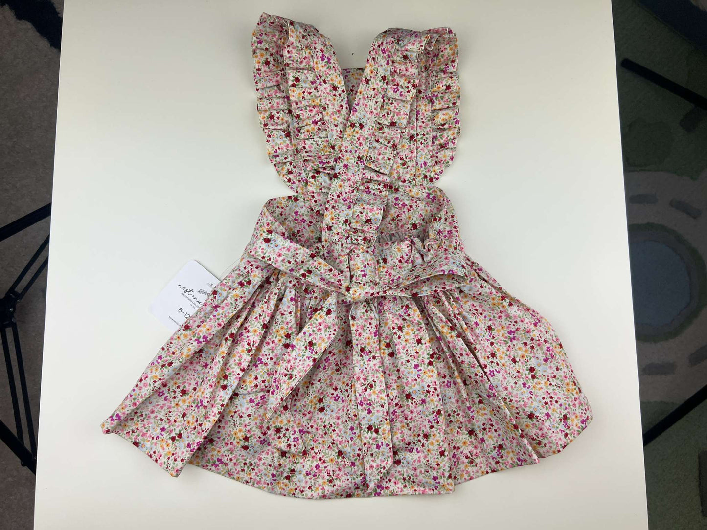 Brand new Nest and Nurture pink floral Rosie ruffled pinafore, 6-12m, Kids 12 Month (9-12M)