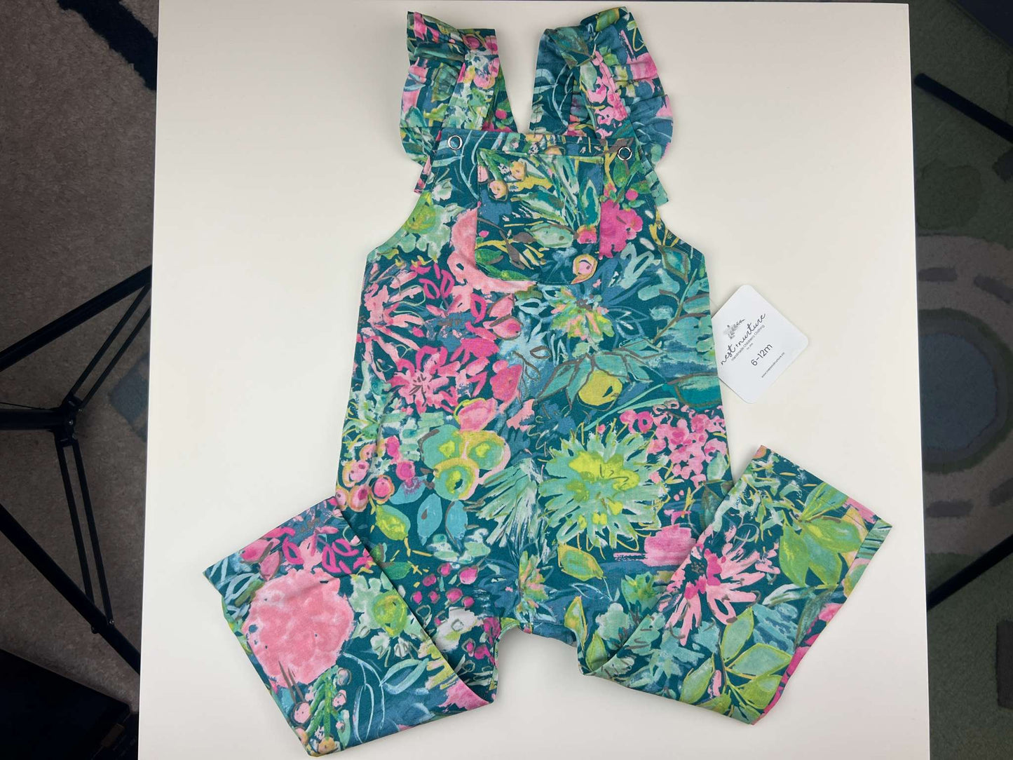 Brand new Nest and Nurture Green and Pink Floral Gemma Ruffled Overalls, 6-12m, Kids 12 Month (9-12M)