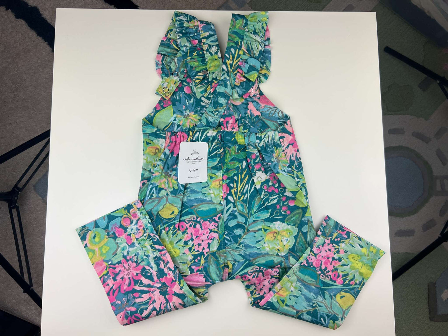 Brand new Nest and Nurture Green and Pink Floral Gemma Ruffled Overalls, 6-12m, Kids 12 Month (9-12M)