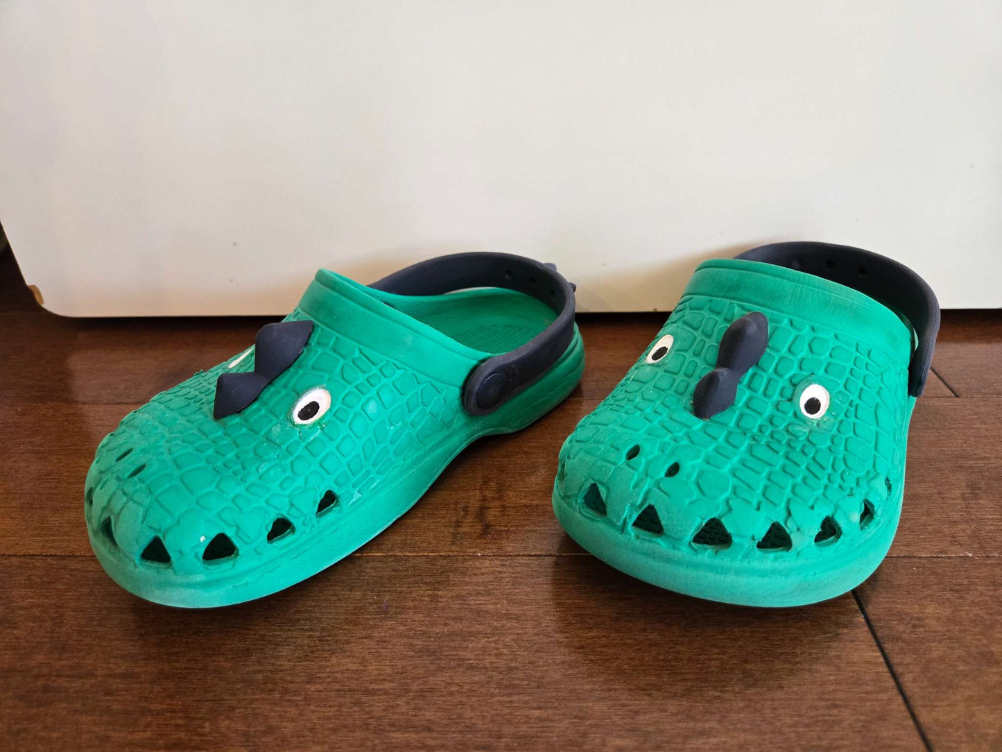 Little kid boys' Dino clog sandal, Shoes 10 (Toddler:2-4yr)