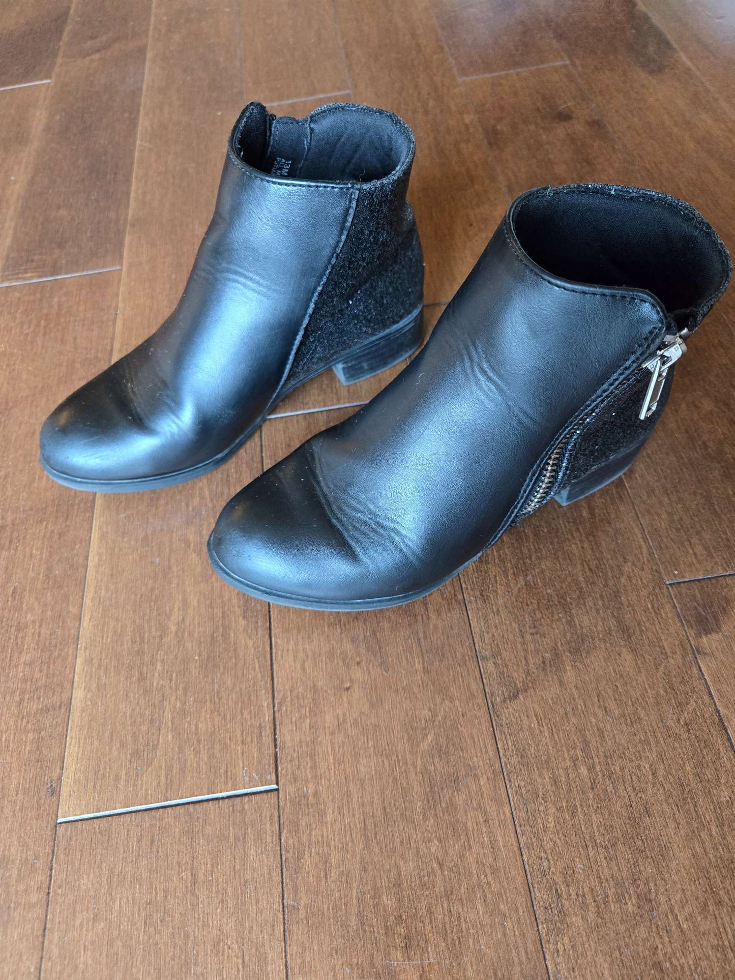 Kelly and Katie "Ramona" girls' ankle boots (size 13M), Shoes 13 (Kids:4-8yr)