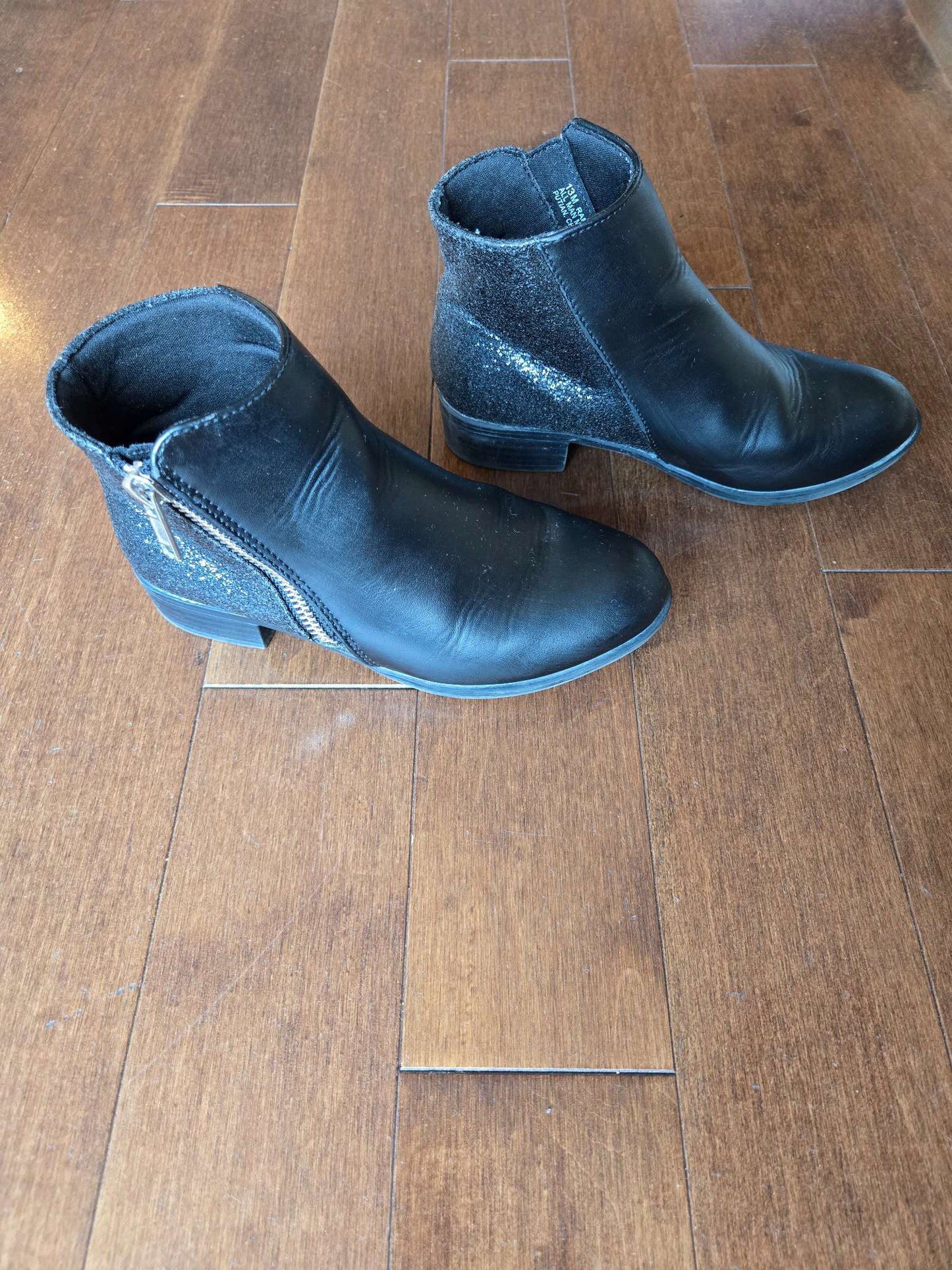 Kelly and Katie "Ramona" girls' ankle boots (size 13M), Shoes 13 (Kids:4-8yr)