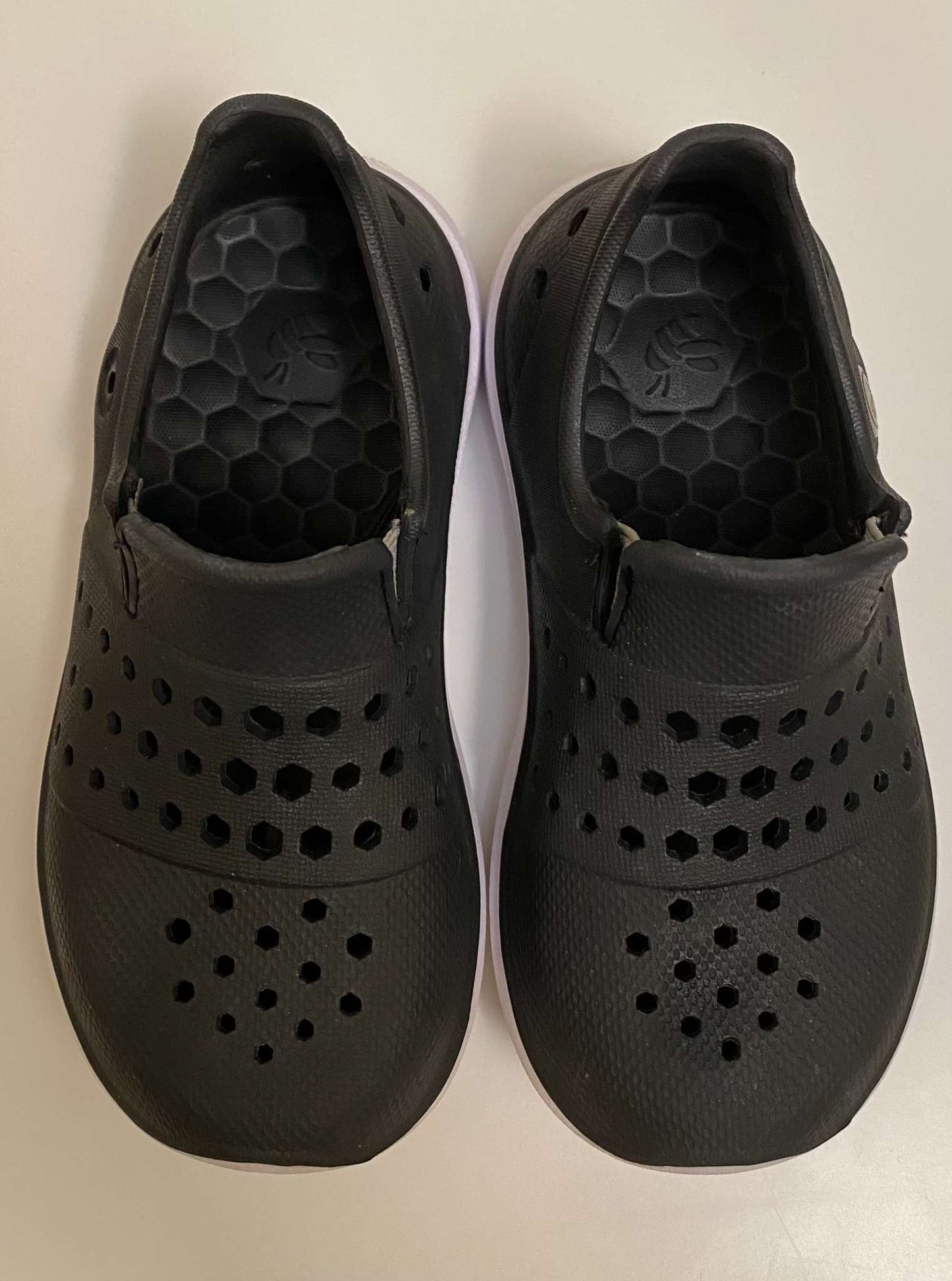 Joybees Black Kids Splash Sneakers Sz 10/11 (MSRP $35), Shoes 10 (Toddler:2-4yr)