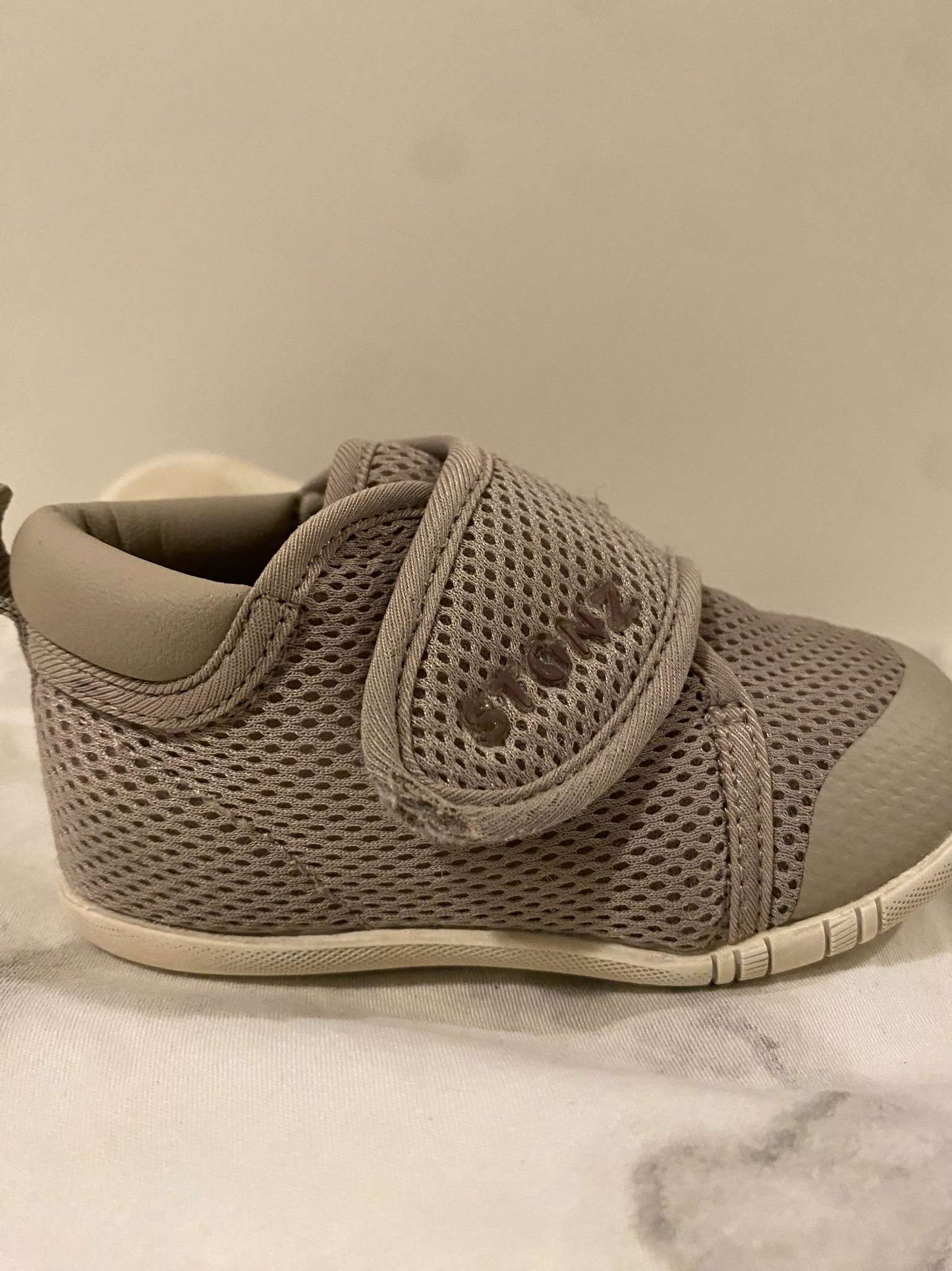 Stonz Cruiser Original Baby Shoes in Dune (MSRP $57), Shoes 6 (Walkers:12-24 mth)