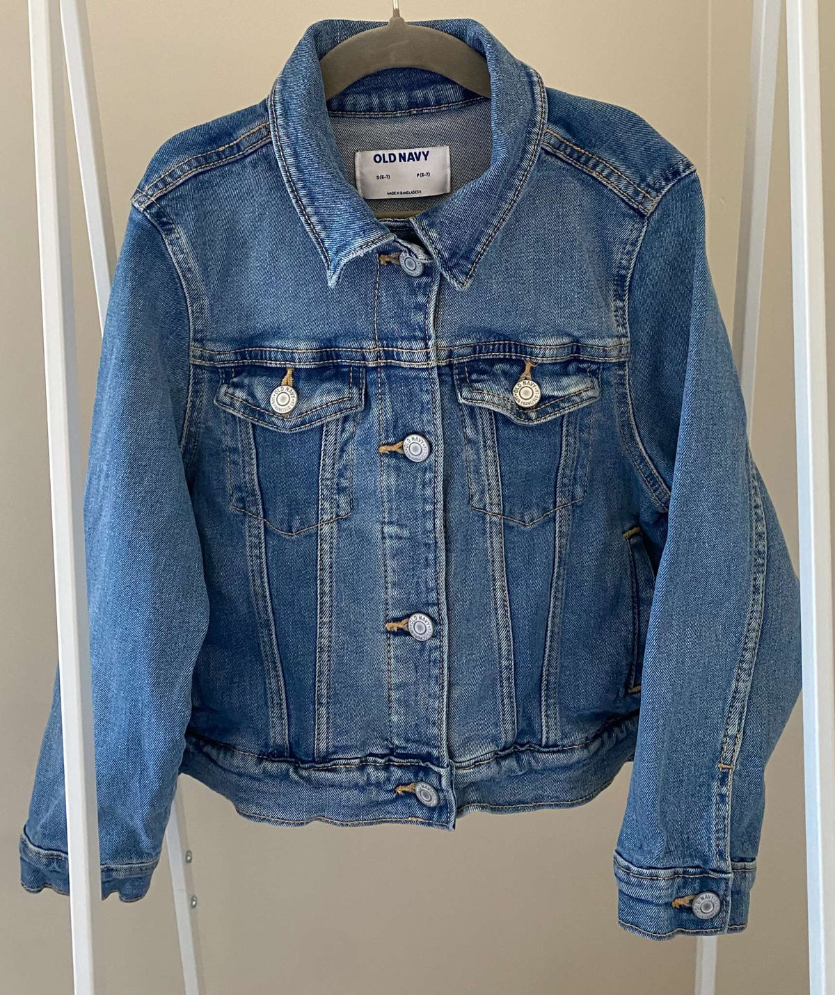 Old Navy kids' denim trucker jacket Sz SM/6-7 (MSRP $50), Kids 6/6X