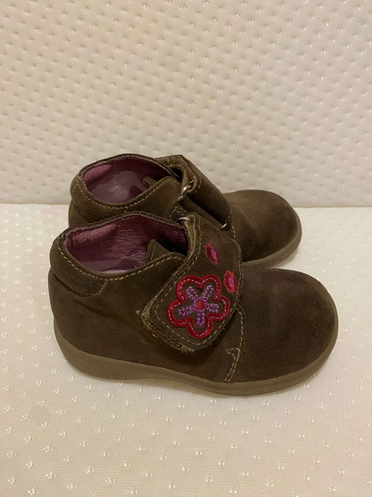 Stride Rite Girls Size 5.5 Brown Suede, Shoes 5.5 (Walkers:12-24 mth)