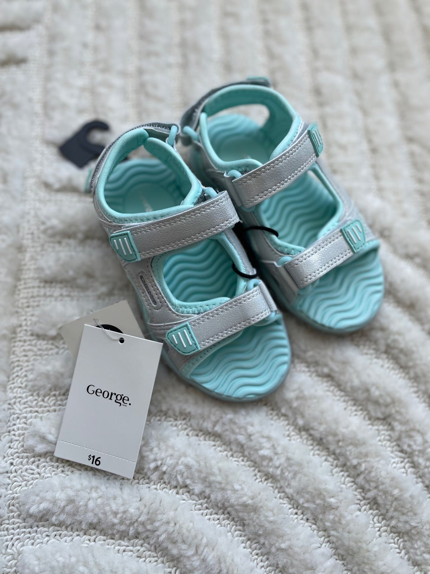 NWT 9C Sandals, Shoes 9 (Toddler:2-4yr)