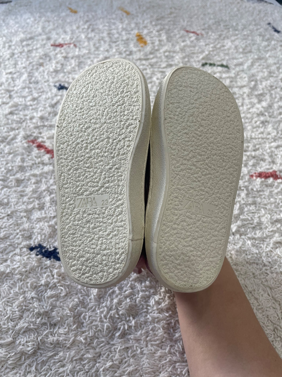 Zara 23 (7C) boots, Shoes 7 (Walkers:12-24 mth)