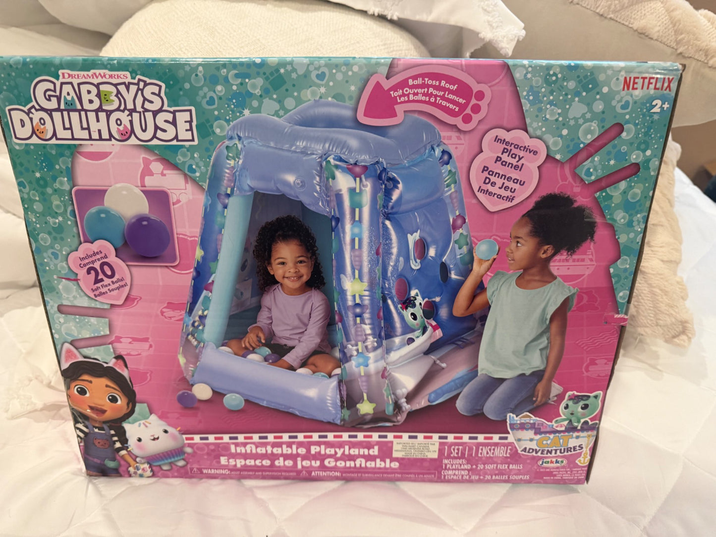 Inflatable ball pit / play area