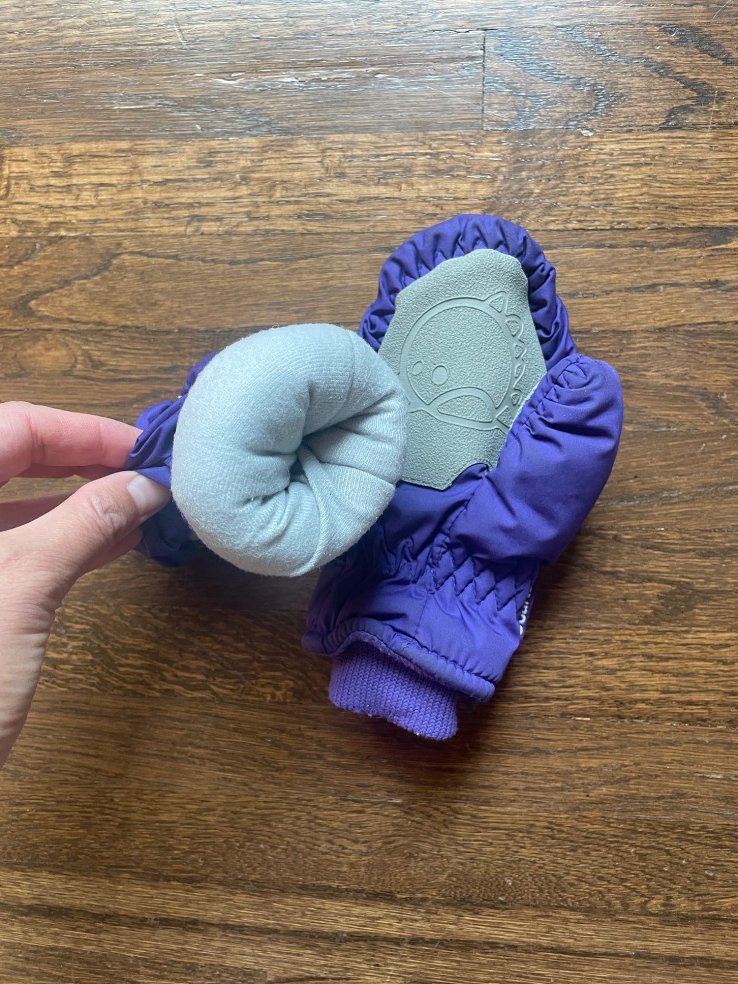 Bart's Purple Mittens (Age 4-6 Girl), Retails $50, Kids 4/4T