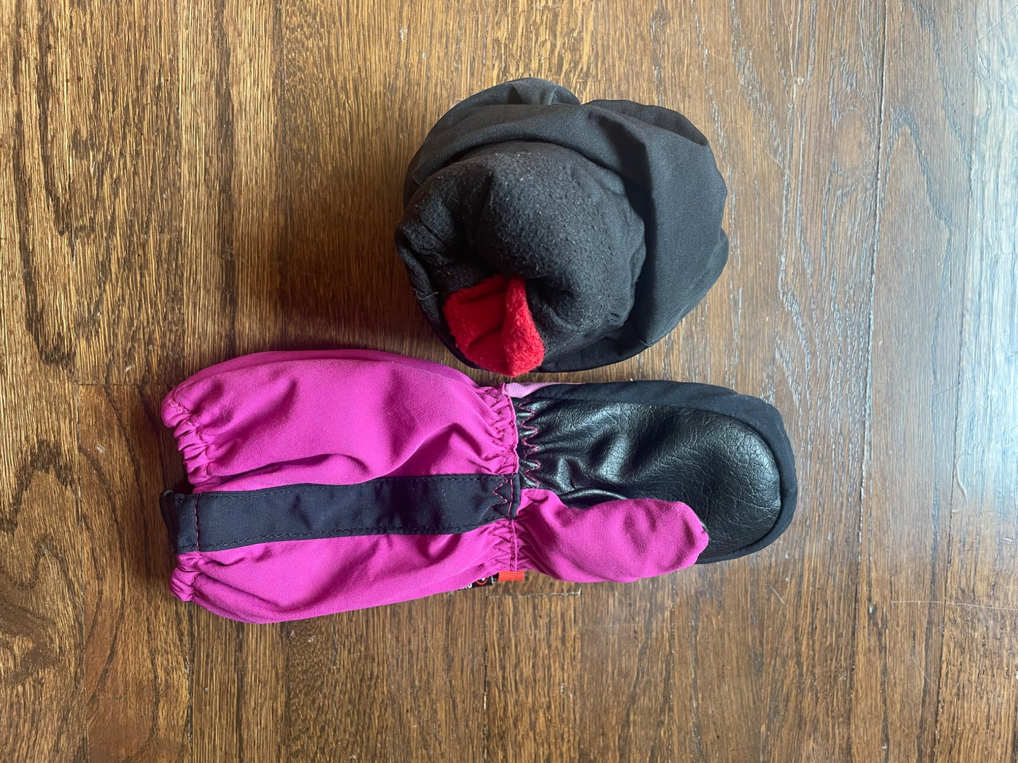 Kombi Girls Mitten-Small for age 2-3; (Retails $37)