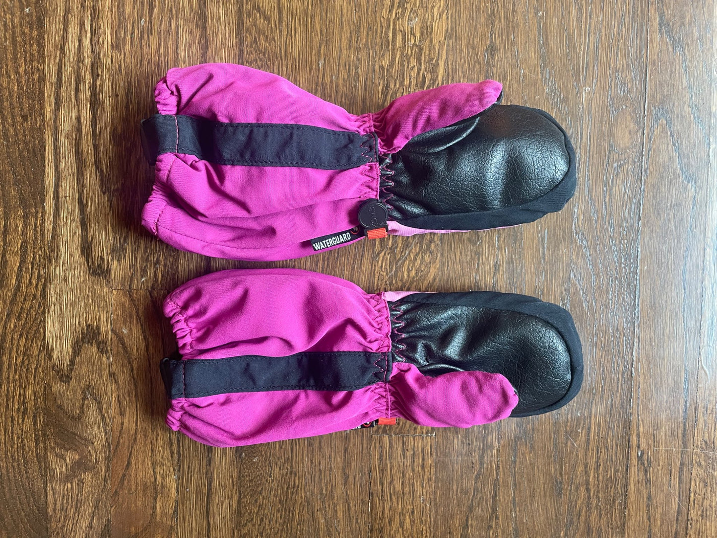 Kombi Girls Mitten-Small for age 2-3; (Retails $37)