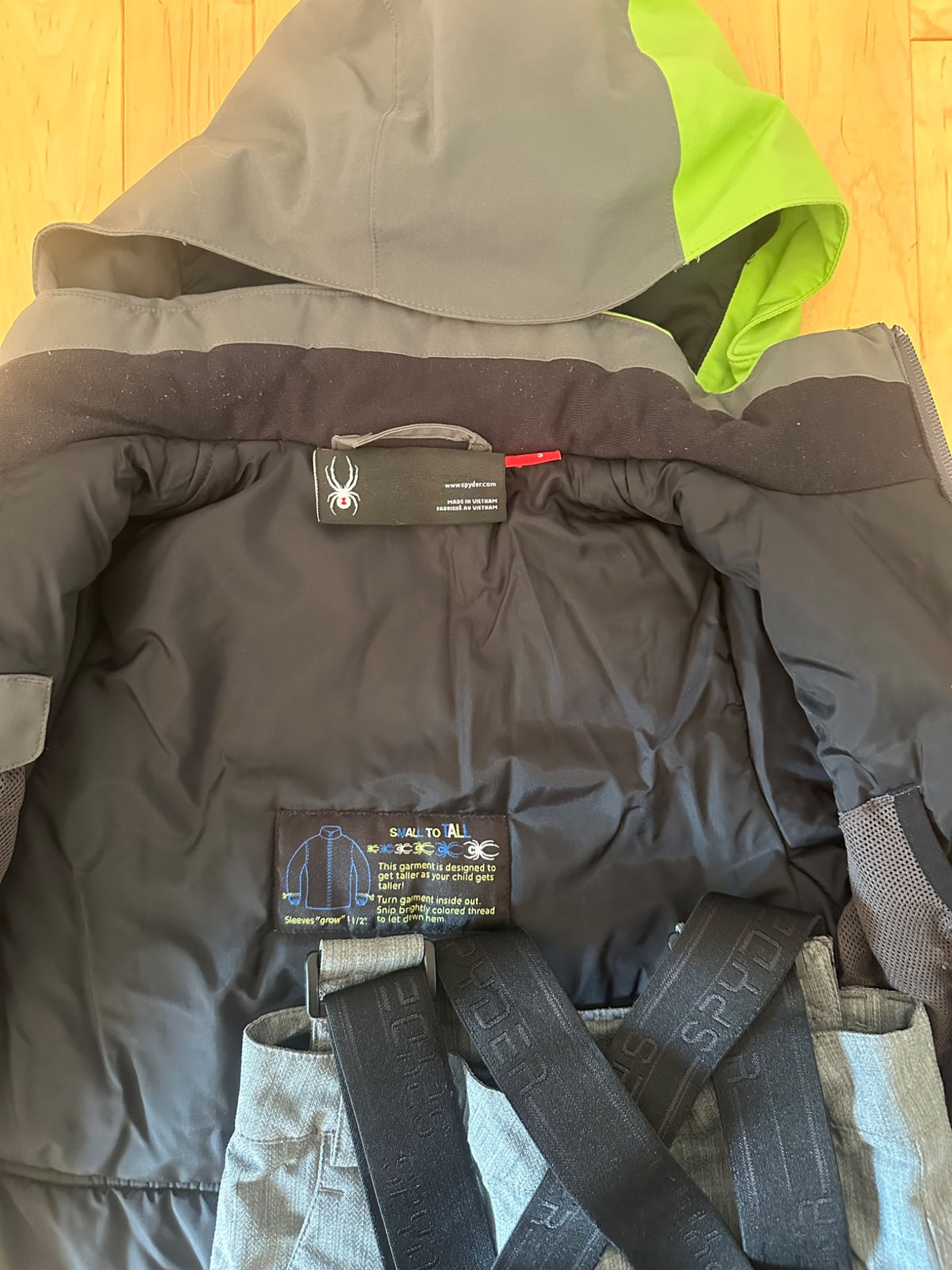 Spyder Snowsuit - retails over $200, Kids 3T