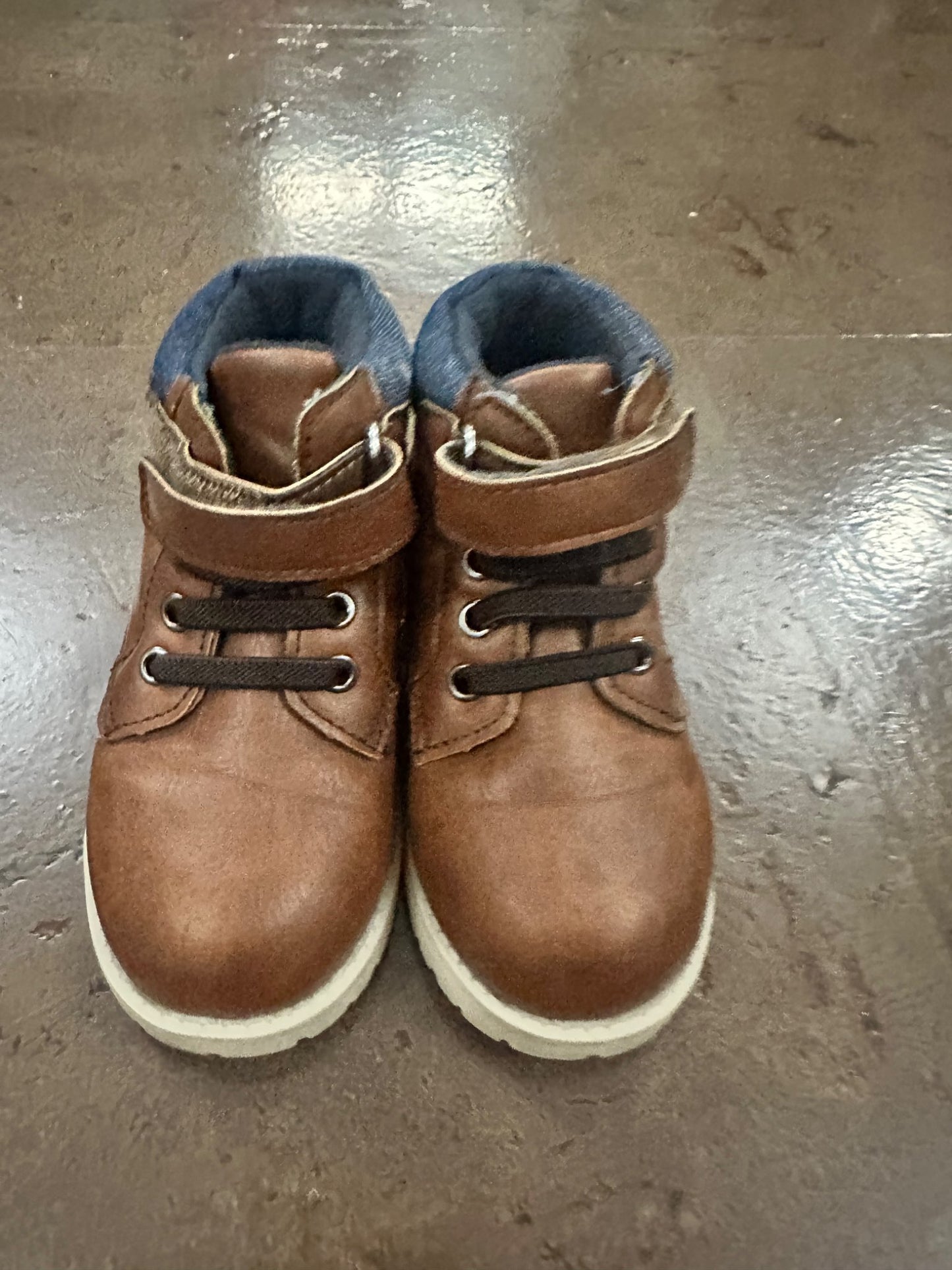 Toddler Boys Boots - 6C. Retails $30., Shoes 6 (Walkers:12-24 mth)
