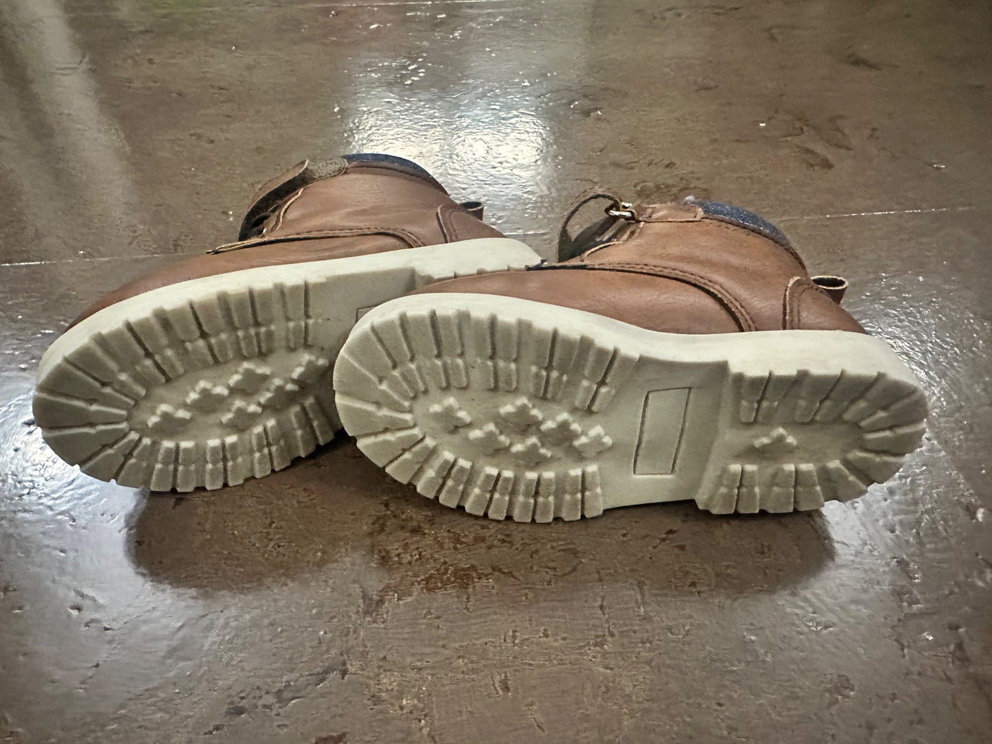Toddler Boys Boots - 6C. Retails $30., Shoes 6 (Walkers:12-24 mth)