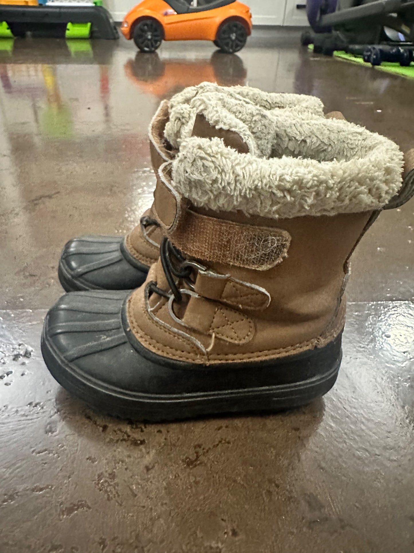 Toddler Boys Boots - 9C. Retails $30., Shoes 9 (Toddler:2-4yr)