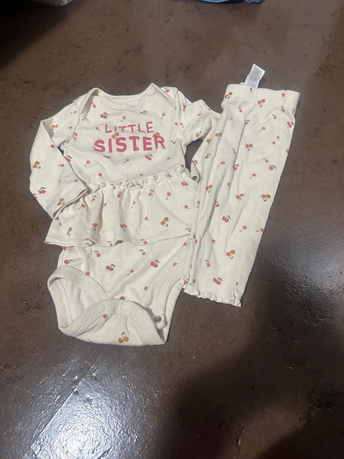 Little Sister outfit. Retails $25 , Kids 6 Month (3-6M)
