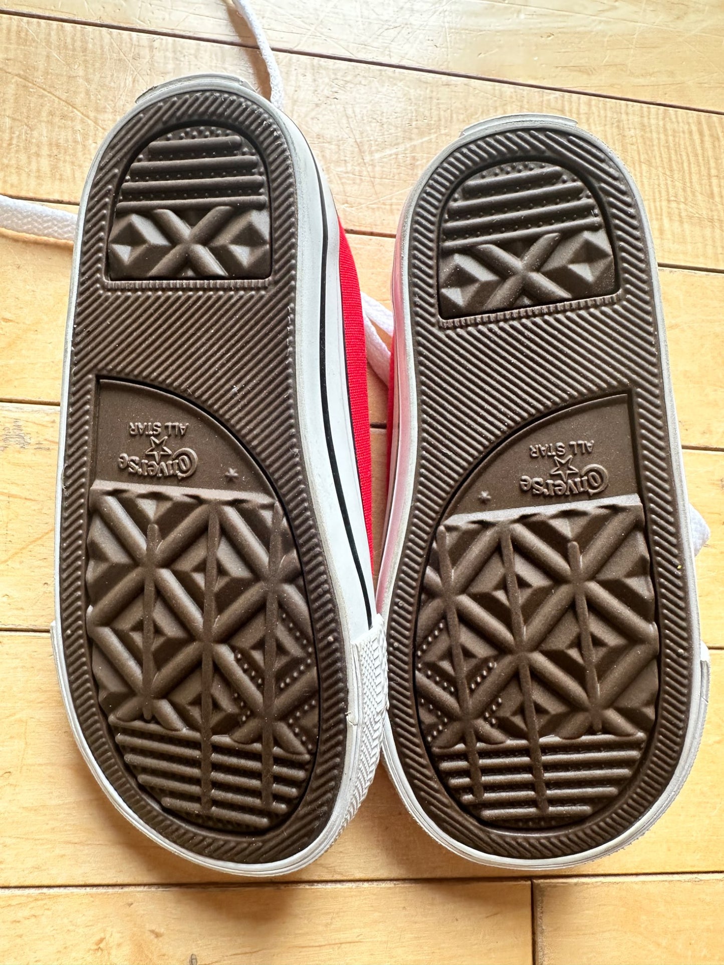 Converse Sneakers - 7C. Retails $40., Shoes 7 (Walkers:12-24 mth)