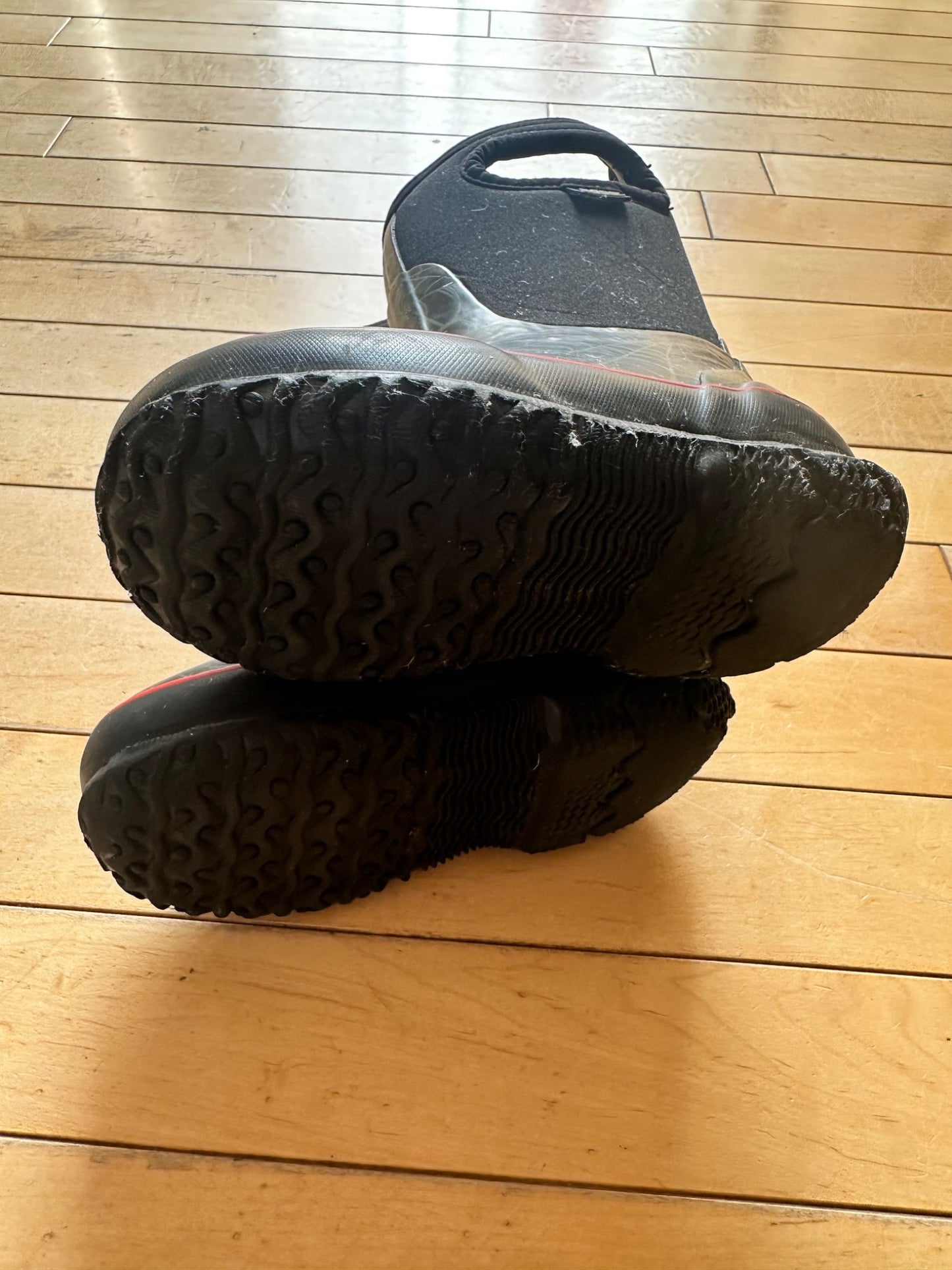 Boys Bogs boots - 8K. Retails $115, Shoes 8 (Toddler:2-4yr)
