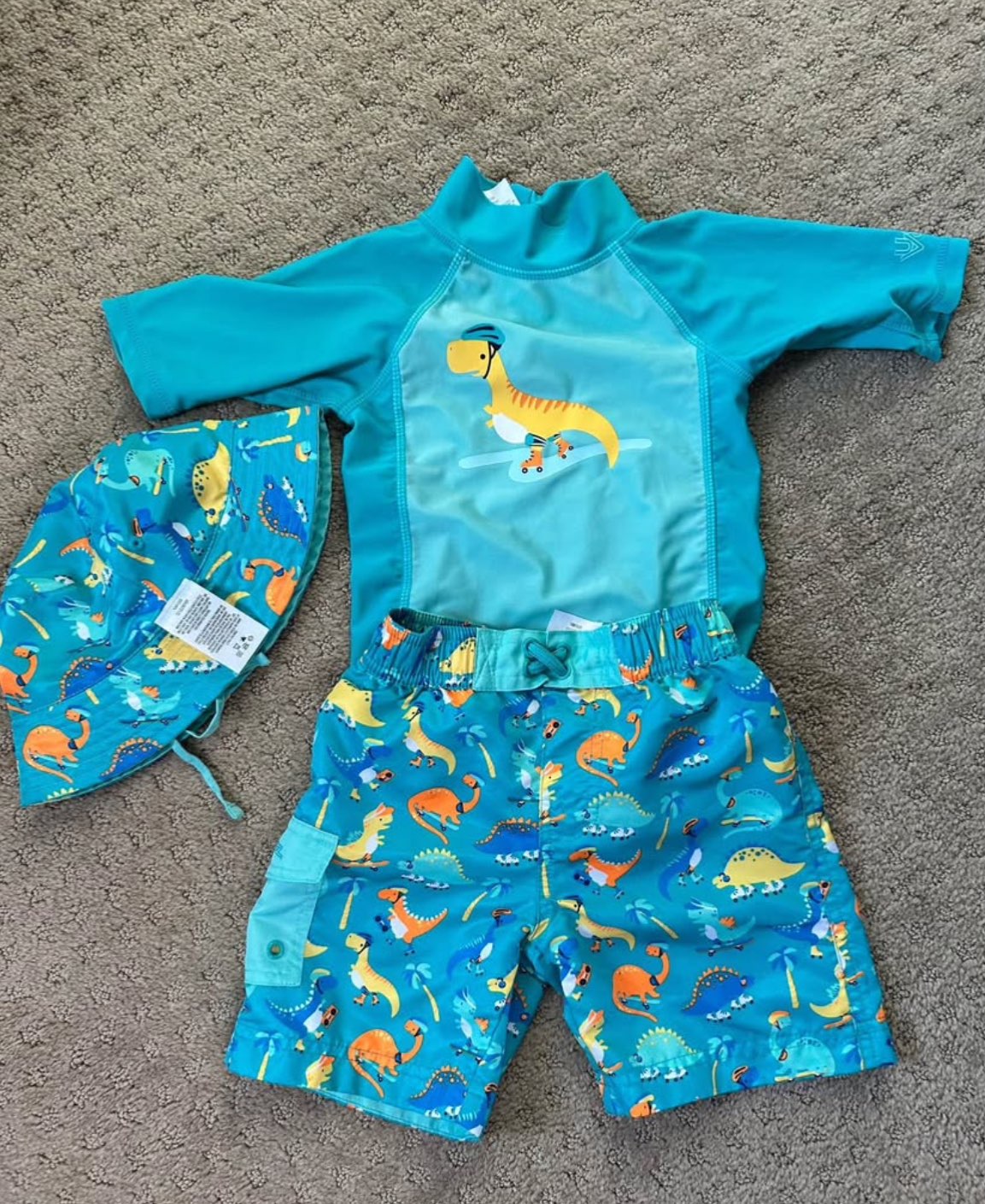 *NEW* Toddler Boy Swimsuit - 3T. Retails $25., Kids 3T