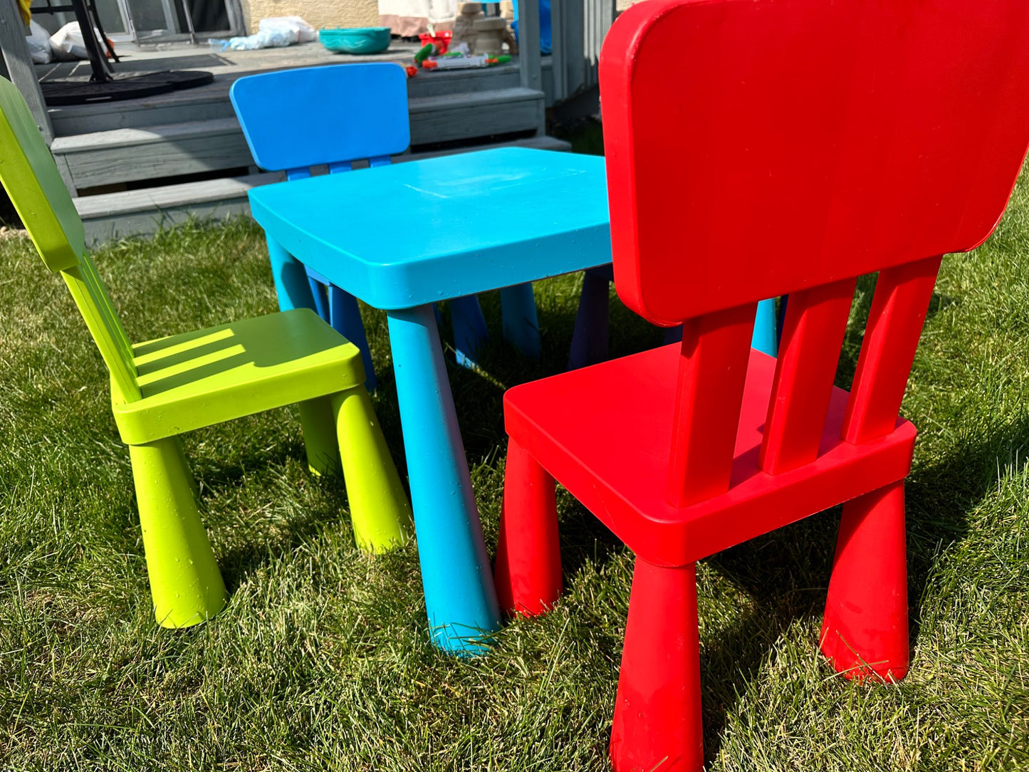 Mammut ikea kids table and chairs. Retails $145.