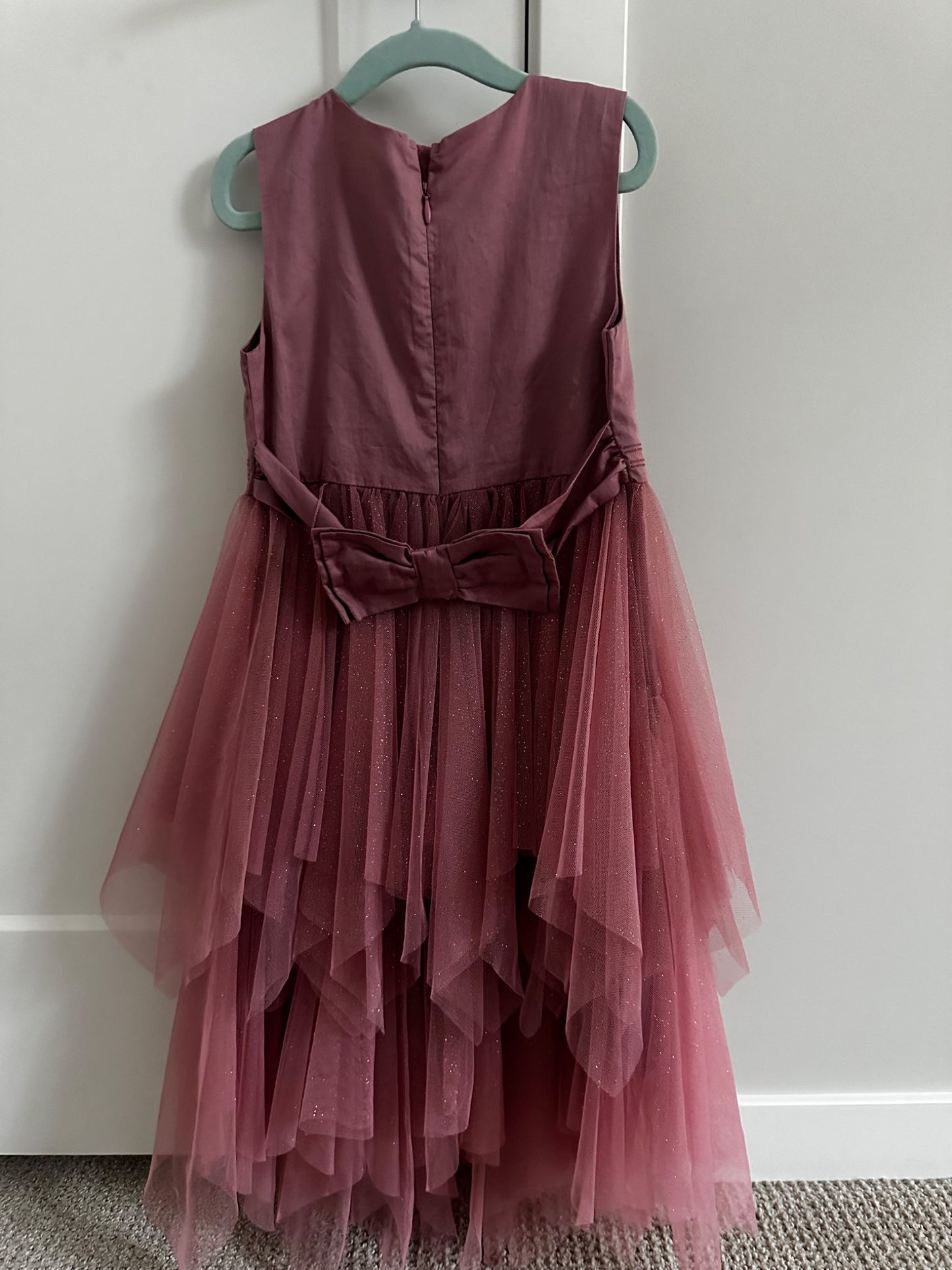 Holiday dress size 5-6, Kids 6/6X