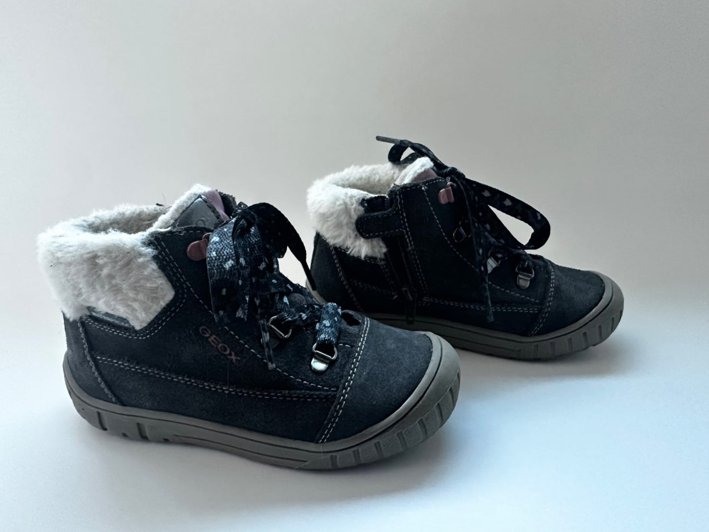 Geox lined girl shoes size 27, Shoes 10 (Toddler:2-4yr)