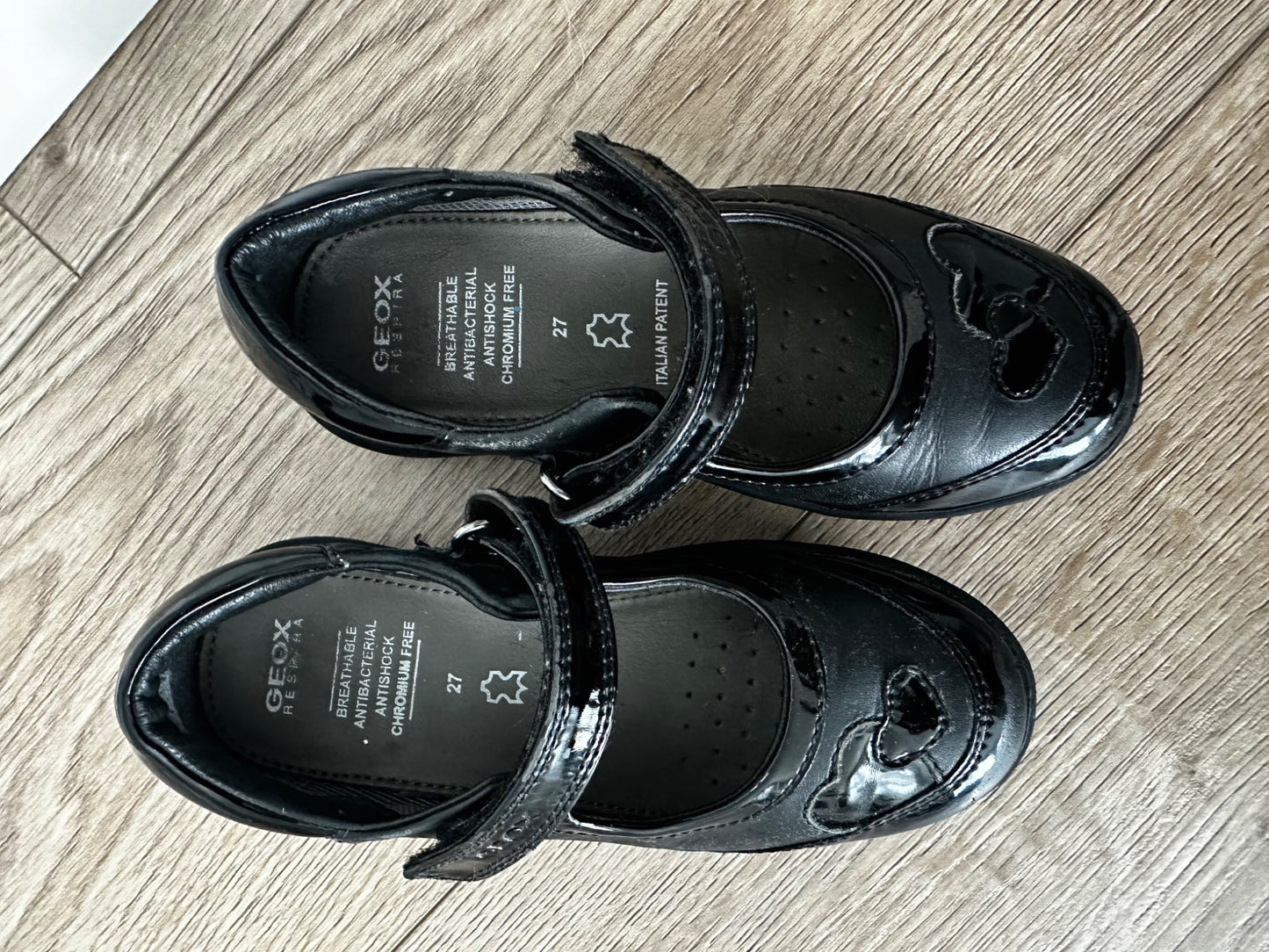 Geox school shoes size 27, Shoes 10 (Toddler:2-4yr)