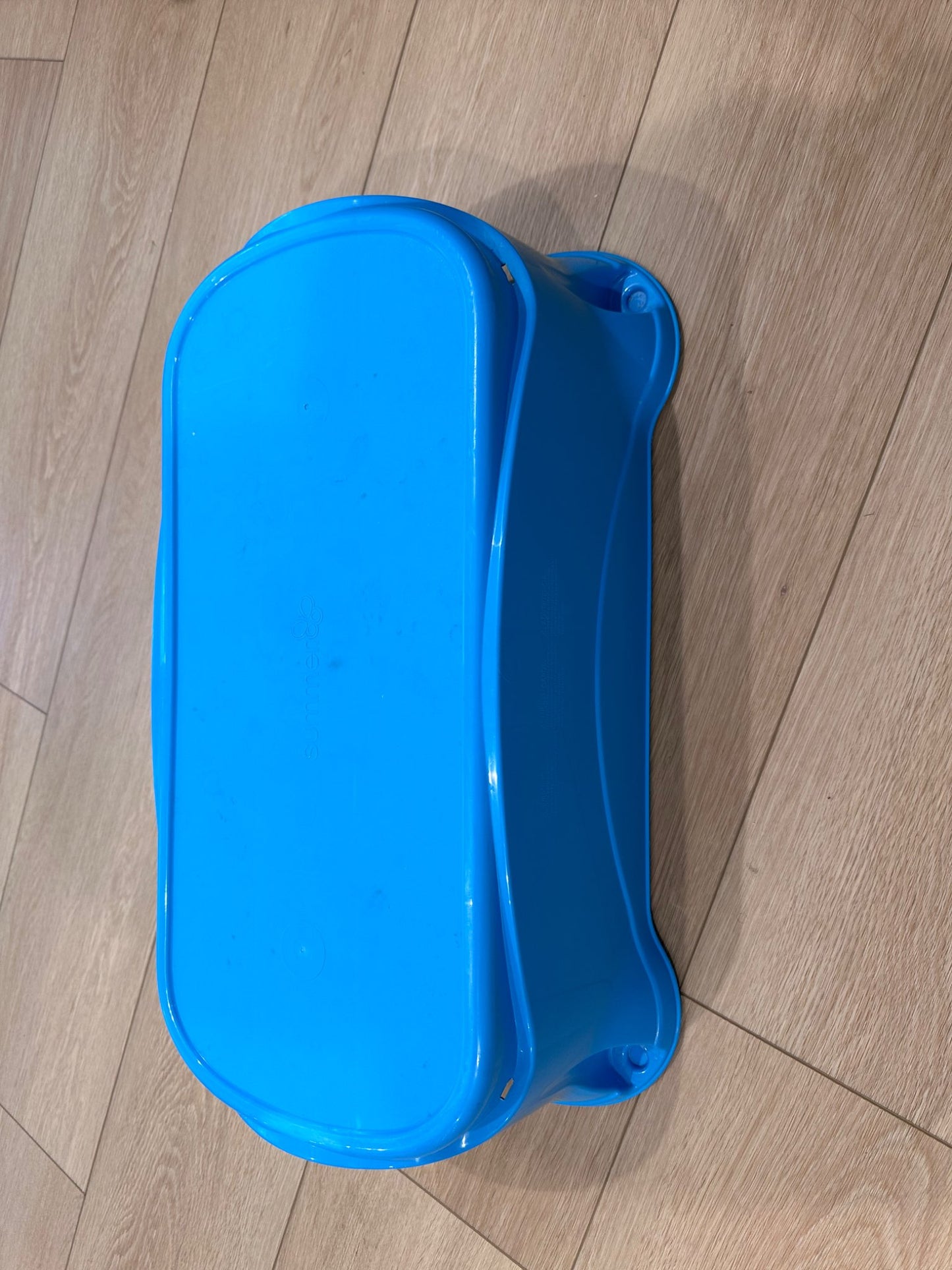 Baby bath with removable footstool