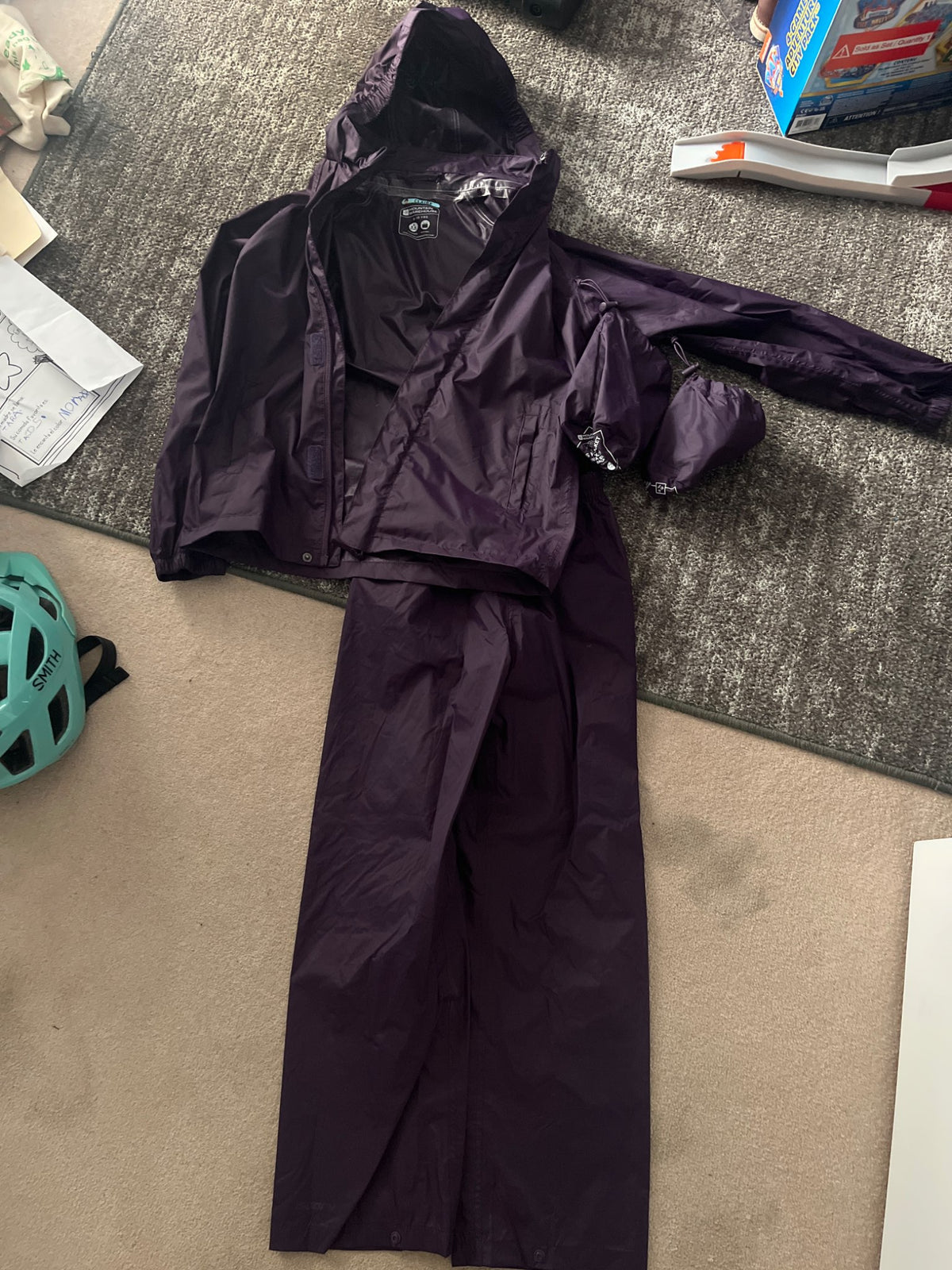 Mountain Warehouse Rain Jacket and Pants , Kids 10