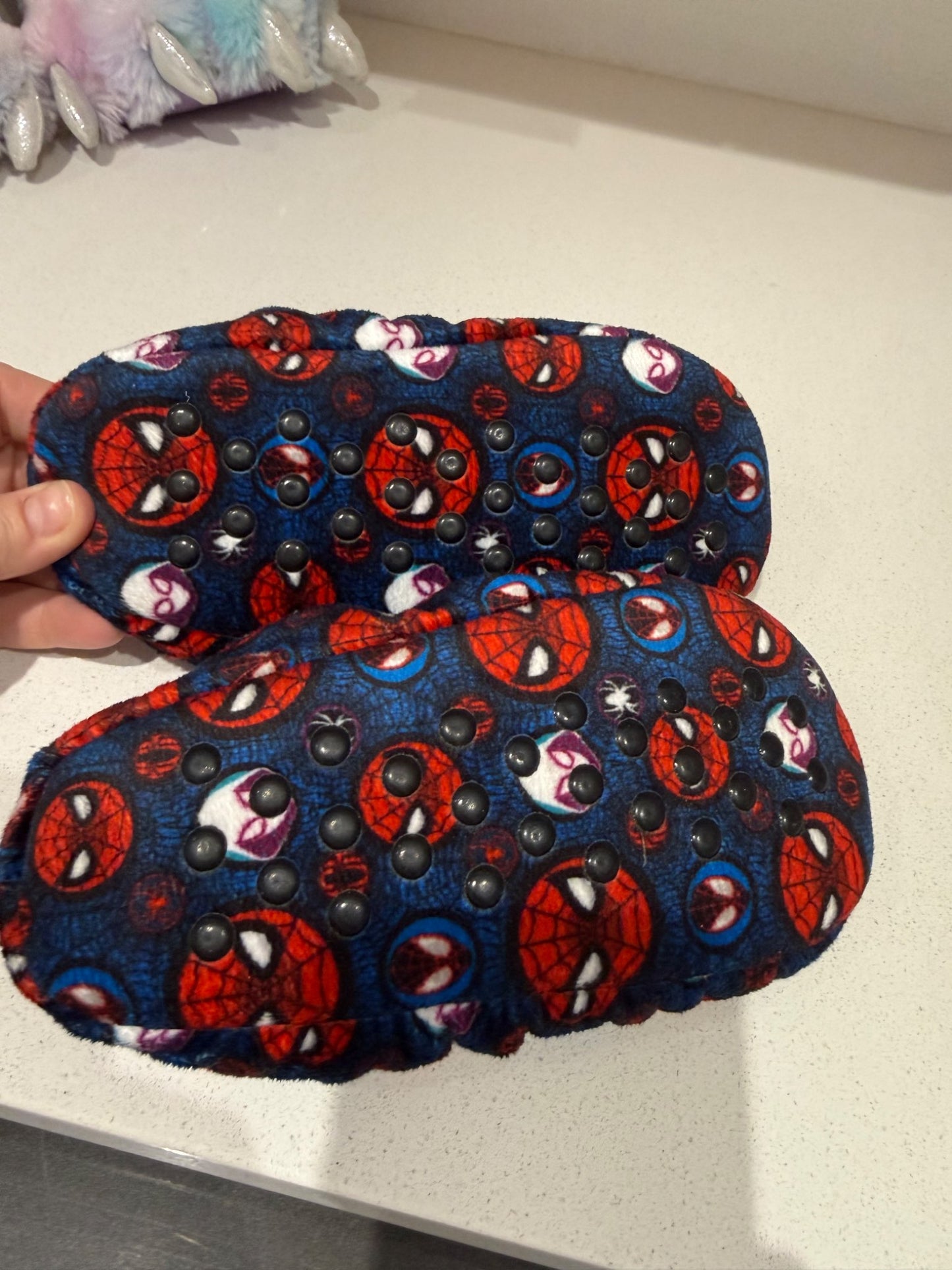 Spider-Man slippers - size 10/11, Shoes 10 (Toddler:2-4yr)