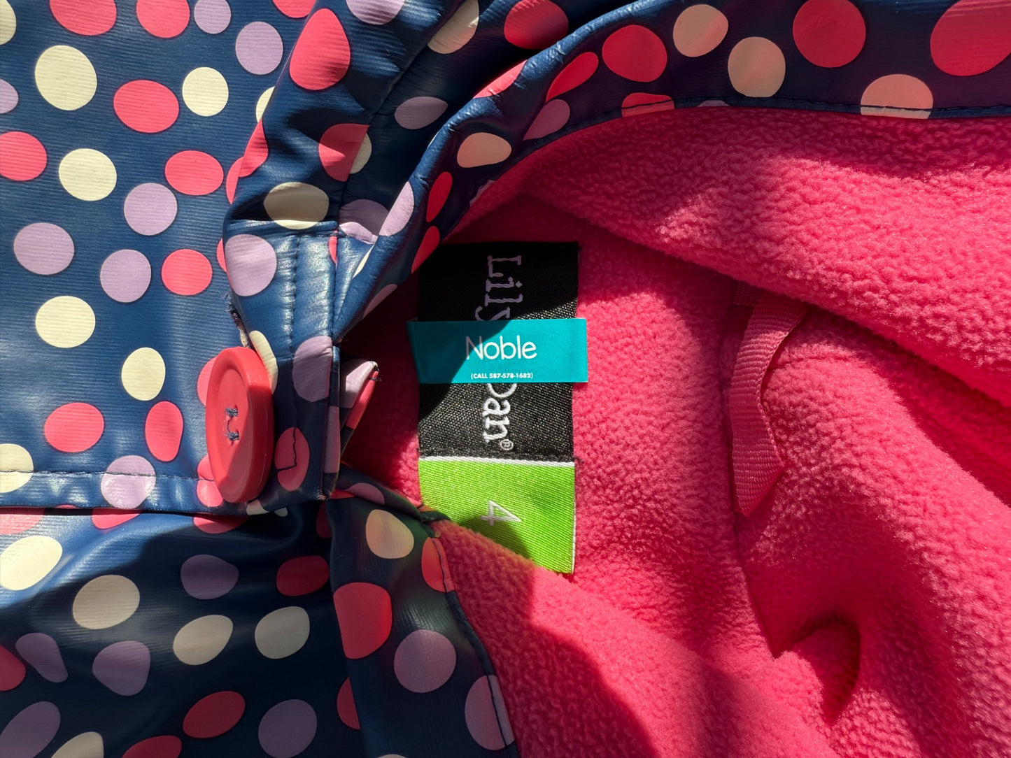 Girls lined rain jacket (EUC) (size 4 but fit from 4-6 yrs) (Retails $60), Kids 4/4T