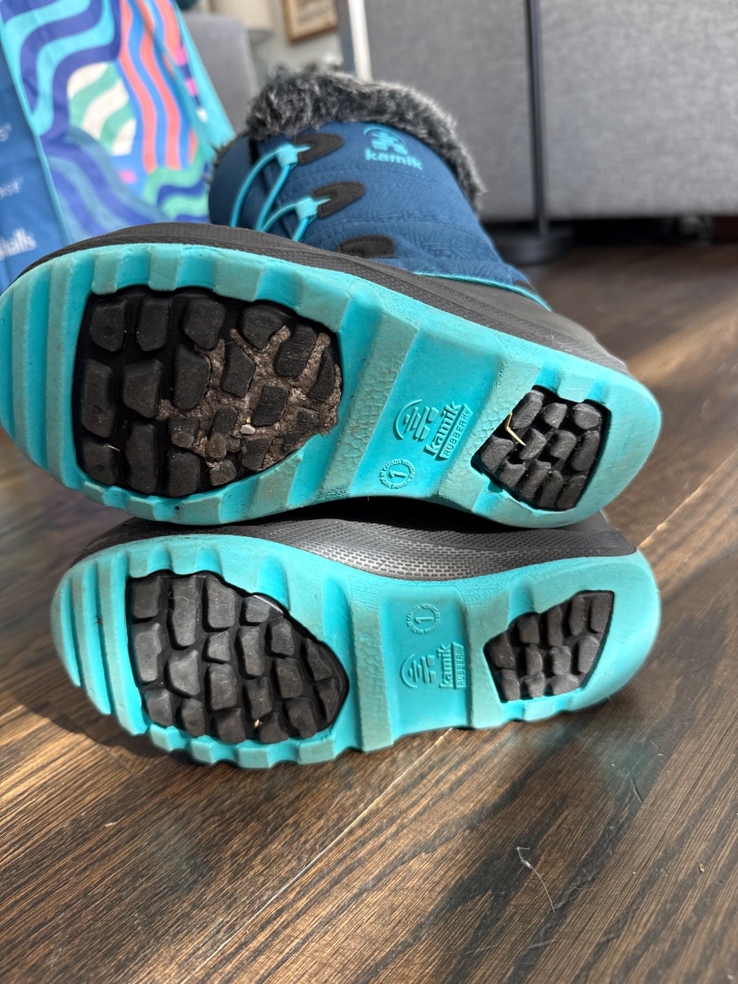Kamik winter boots - good to minus 30 - size 1 (Retails $75), Shoes 1 (Kids:4-8yr)