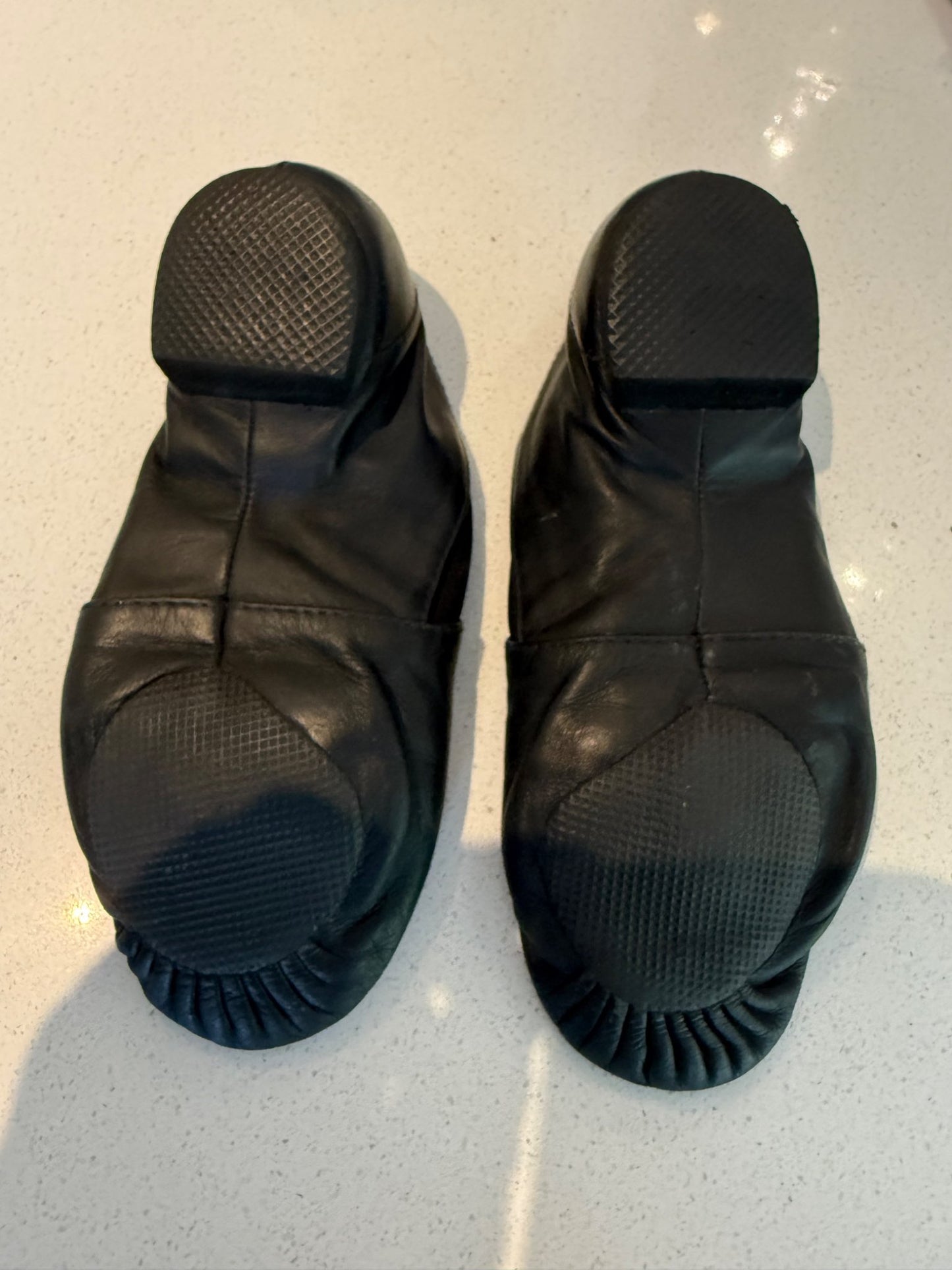 Black Bloch Jazz Shoes EUC - size 12.5 (Retails $67), Shoes 12.5 (Kids:4-8yr)