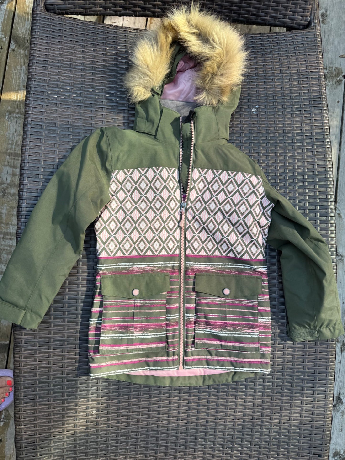 Girls winter jacket. Size 6. NWOT., Kids 6/6X (extra small)